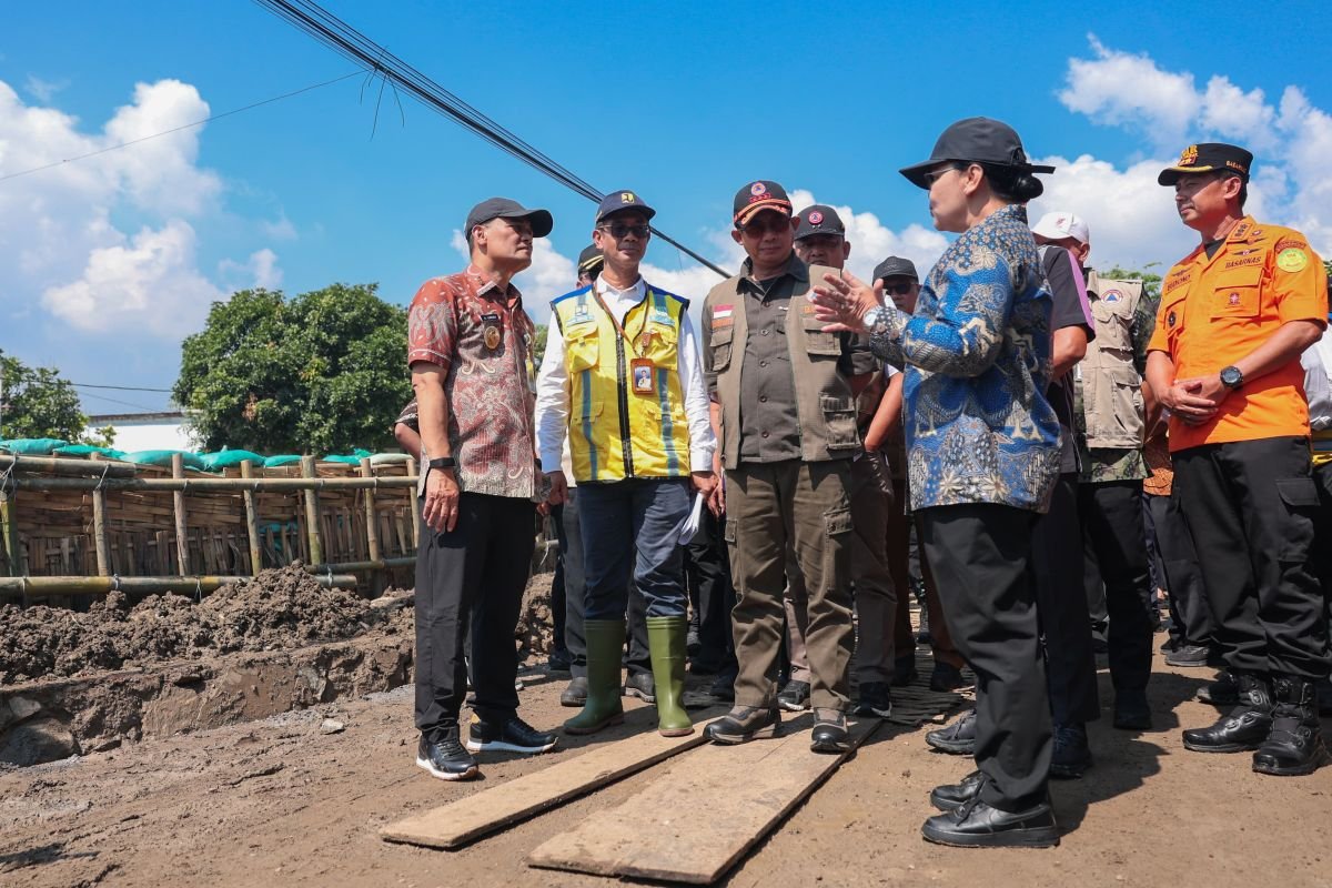 BNPB Pastikan Penanganan Banjir Semarang Dilakukan Secara Menyeluruh