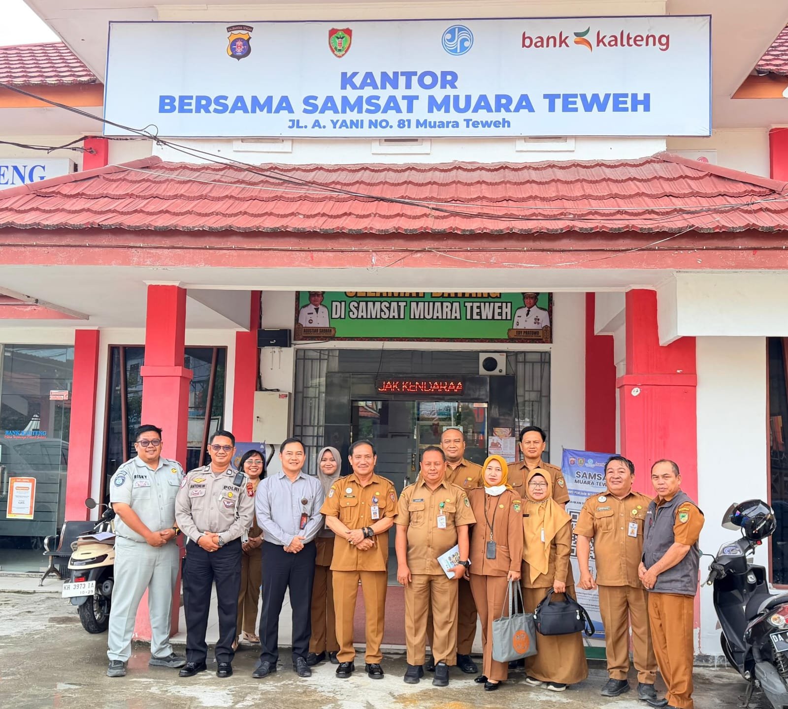 Dorong Peningkatan PAD, Tim Pembina Samsat Barito Utara Gencarkan Sosialisasi Samsat Digital hingga ke Pusat Keramaian Dorong Peningkatan PAD, Tim Pembina Samsat Barito Utara Gencarkan Sosialisasi Samsat Digital hingga ke Pusat Keramaian