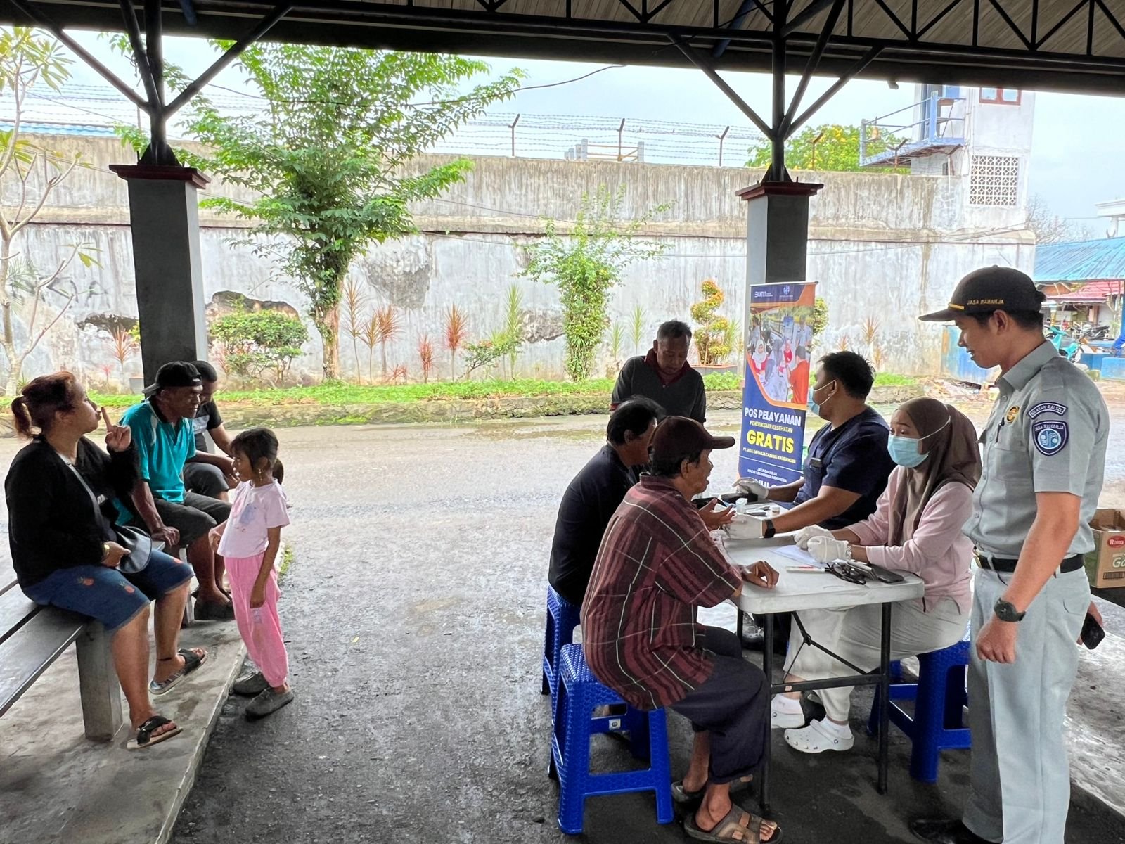PT Jasa Raharja Cabang Kandangan Gelar Pengobatan Gratis di Terminal Kota Kandangan PT Jasa Raharja Cabang Kandangan Gelar Pengobatan Gratis di Terminal Kota Kandangan