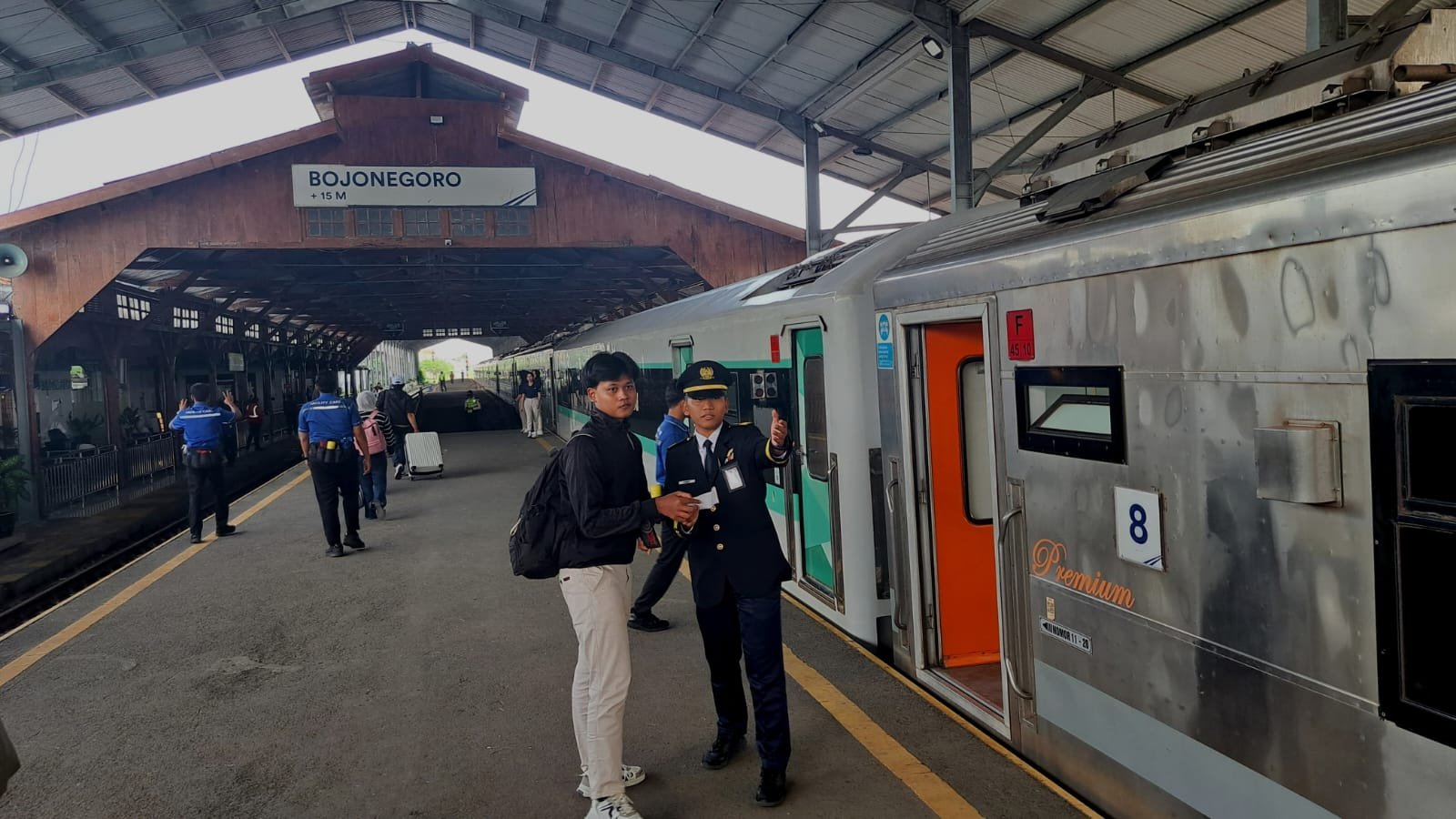 Yogyakarta dan Bandung Jadi Destinasi Favorit Penumpang KAI saat Libur Panjang Yogyakarta dan Bandung Jadi Destinasi Favorit Penumpang KAI saat Libur Panjang