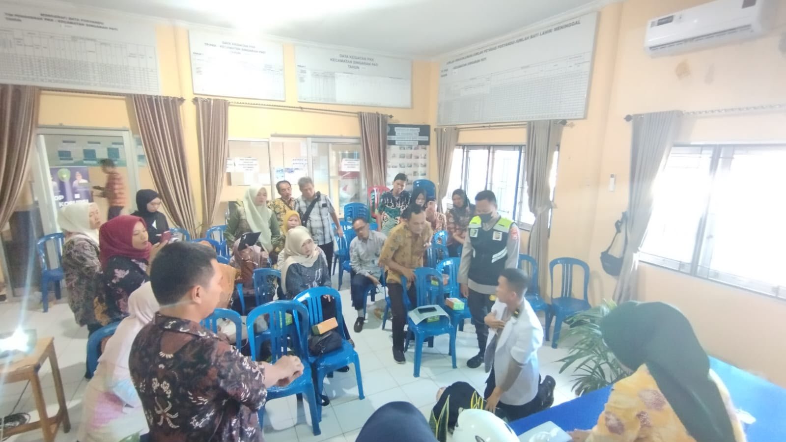 Jasa Raharja Bengkulu Tingkatkan Kesiapsiagaan Masyarakat Melalui Pelatihan PPGD di Kantor Camat Singaran Pati Jasa Raharja Bengkulu Tingkatkan Kesiapsiagaan Masyarakat Melalui Pelatihan PPGD di Kantor Camat Singaran Pati