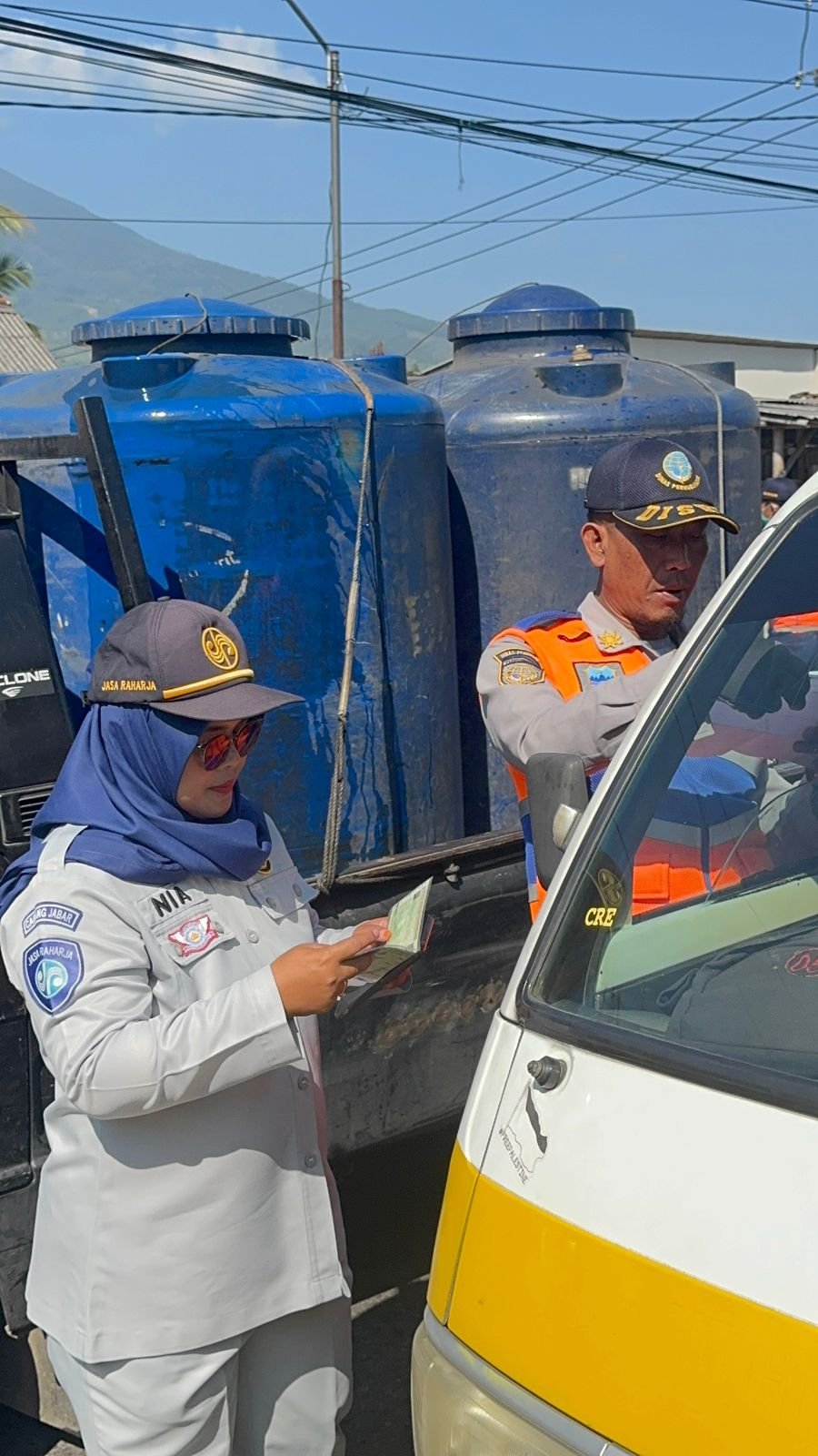PT Jasa Raharja Bersama Tim Pembina Samsat Garut Laksanakan Operasi Gabungan di Padarek Cisitu PT Jasa Raharja Bersama Tim Pembina Samsat Garut Laksanakan Operasi Gabungan di Padarek Cisitu