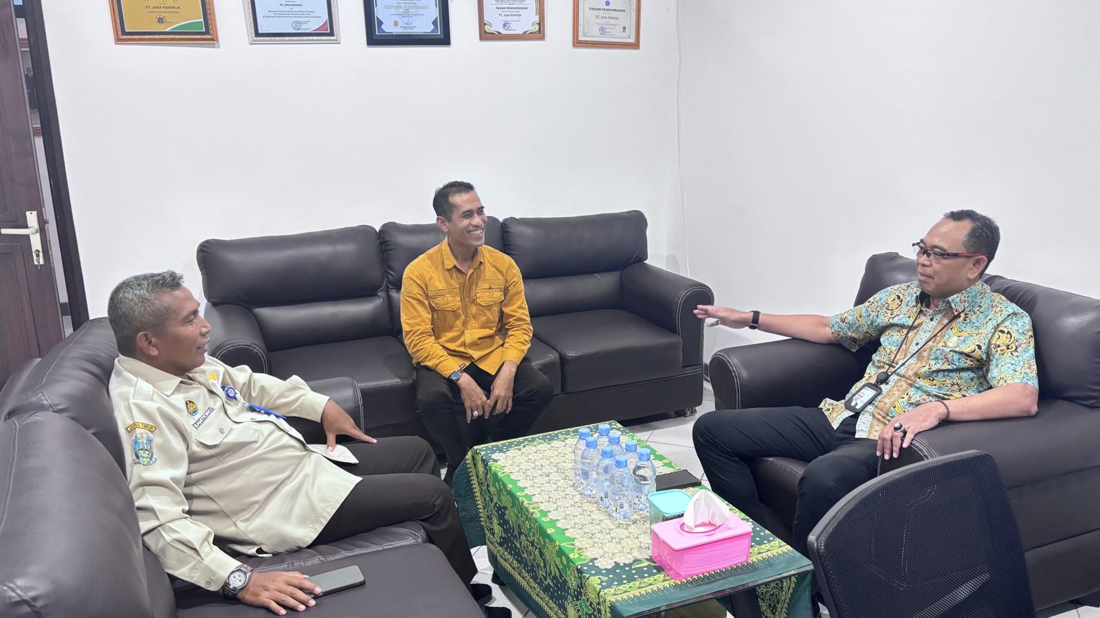 Kunjungan Kepala UPTD PPD Sumenep Bapenda Provinsi Jawa Timur ke Jasa Raharja Cabang Pamekasan Kunjungan Kepala UPTD PPD Sumenep Bapenda Provinsi Jawa Timur ke Jasa Raharja Cabang Pamekasan