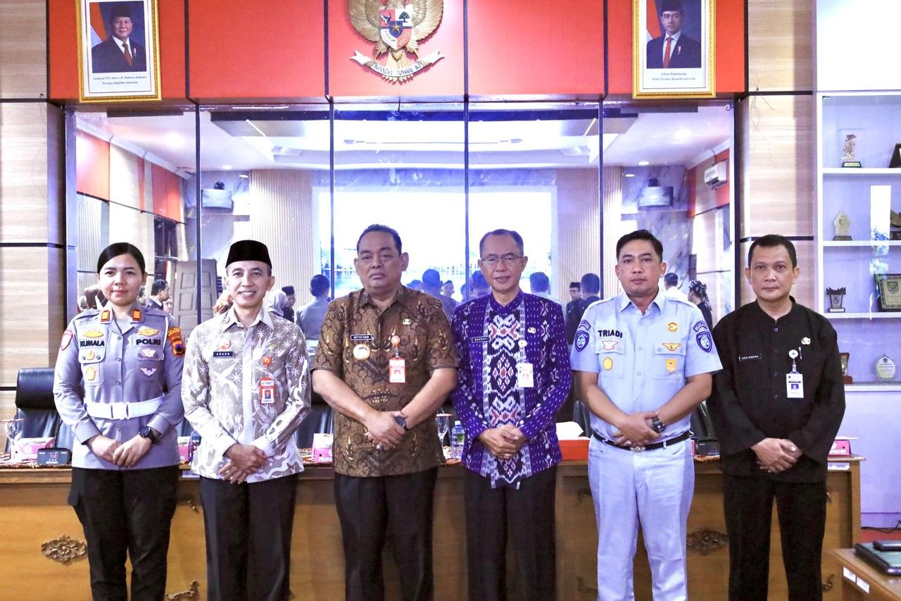 Roadshow Samsat Jateng di Grobogan: Akselerasi Kepatuhan Pajak dan SWDKLLJ Melalui Penguatan Data Sengkuyung Mobile