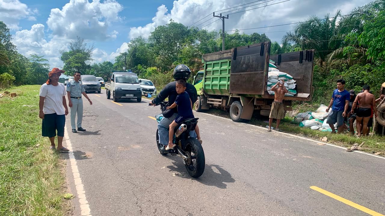 Jasa Raharja Kalteng Lakukan Survei TKP Kecelakaan di Kotawaringin Timur untuk Pastikan Hak Korban Terpenuhi Jasa Raharja Kalteng Lakukan Survei TKP Kecelakaan di Kotawaringin Timur untuk Pastikan Hak Korban Terpenuhi