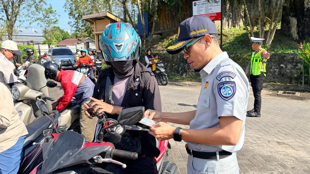 Dukung Kepatuhan dalam Pembayaran Pajak Kendaraan Bermotor, PT Jasa Raharja Cabang Tarakan Bersama Satlantas Polres Tarakan dan UPT Bapenda Tarakan Gelar Operasi Gabungan Dukung Kepatuhan dalam Pembayaran Pajak Kendaraan Bermotor, PT Jasa Raharja Cabang Tarakan Bersama Satlantas Polres Tarakan dan UPT Bapenda Tarakan Gelar Operasi Gabungan