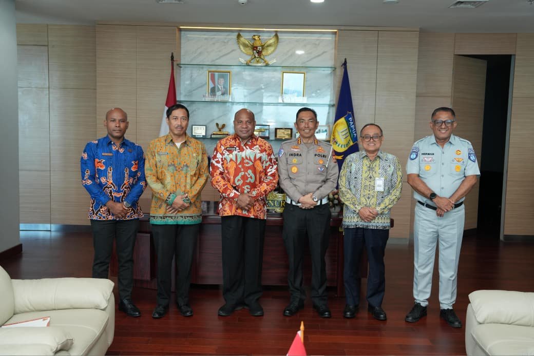 Audiensi dengan Gubernur Provinsi Papua, PT Jasa Raharja Kantor Wilayah Papua Bersama Tim Pembina Samsat Bahas Strategi Peningkatan Kepatuhan Pajak Kendaraan Audiensi dengan Gubernur Provinsi Papua, PT Jasa Raharja Kantor Wilayah Papua Bersama Tim Pembina Samsat Bahas Strategi Peningkatan Kepatuhan Pajak Kendaraan