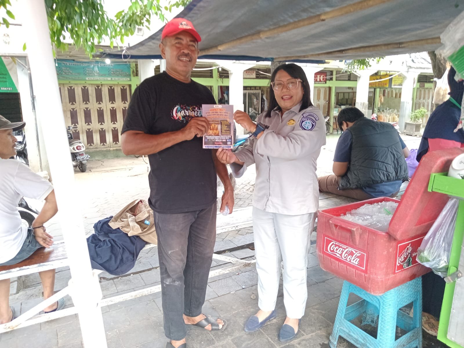 Dorong Kepatuhan Wajib Pajak, Jasa Raharja Gencarkan Program Reward Emas di Pasar Kotagede Dorong Kepatuhan Wajib Pajak, Jasa Raharja Gencarkan Program Reward Emas di Pasar Kotagede