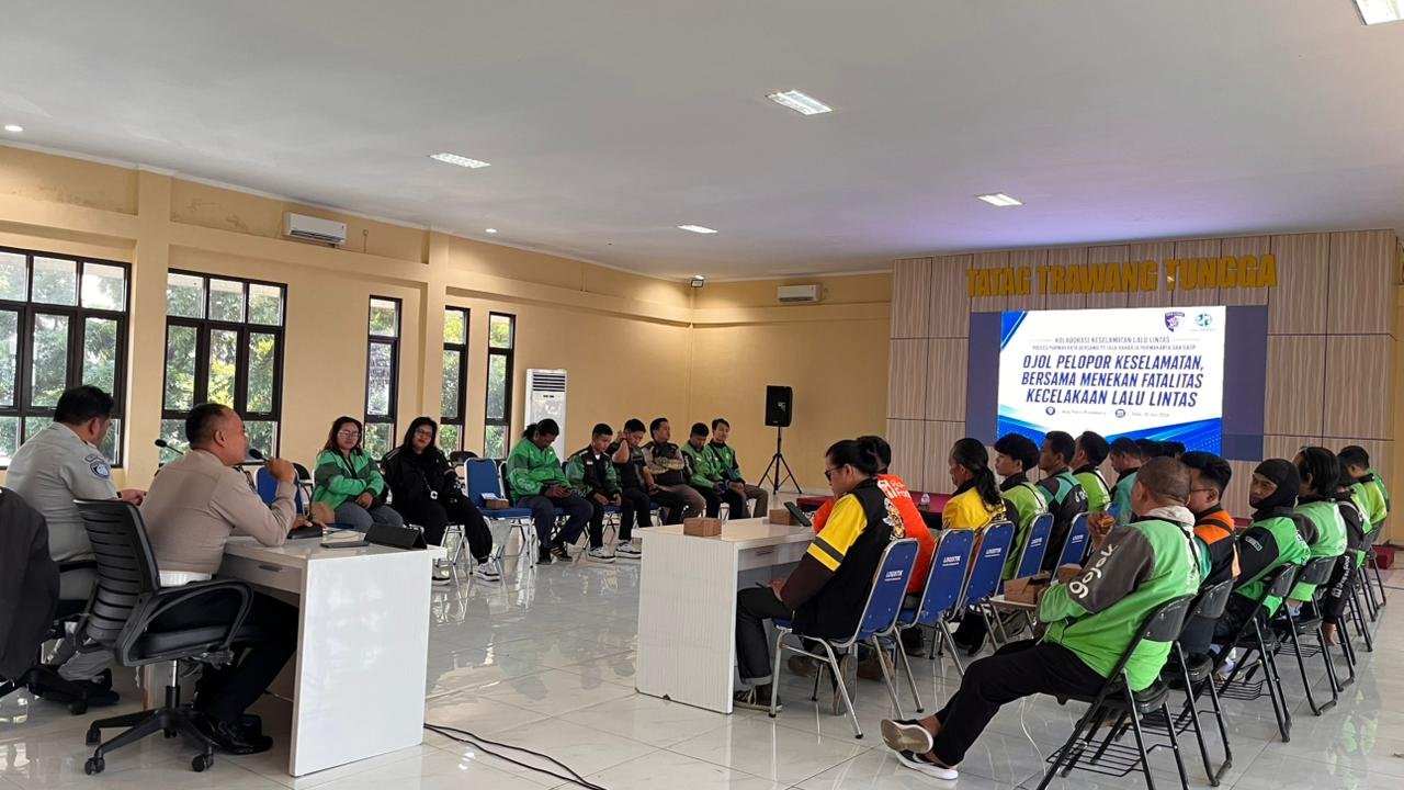 Polres Purwakarta bersama Jasa Raharja Purwakarta dan GAOP Gelar Kampanye Keselamatan Berbasis Digital melalui Aplikasi JRku