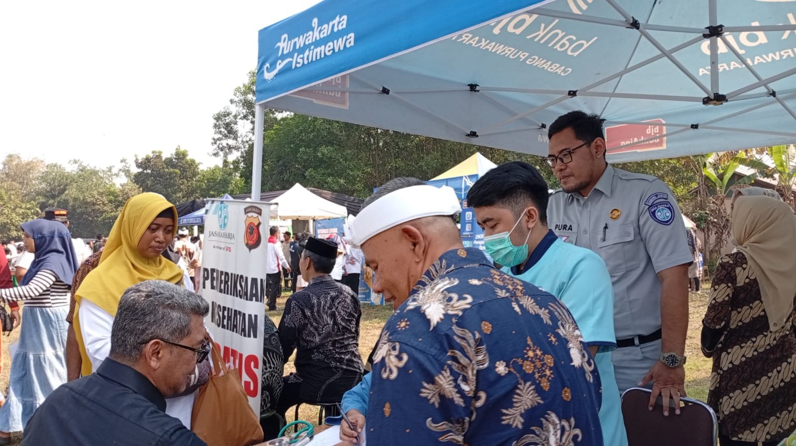 Jasa Raharja Purwakarta Dukung Layanan Samsat Keliling dan Pemeriksaan Kesehatan di Gempungan Cibatu