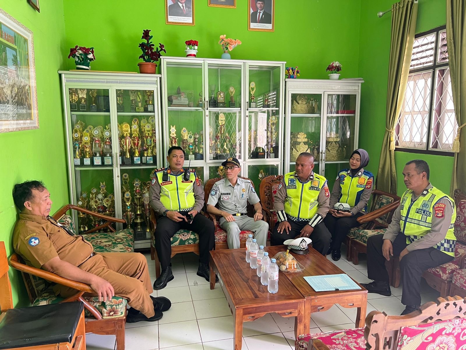 FLLAJ Way Kanan Edukasi Pelajar SMAN 1 Kasui tentang Keselamatan dan Penanganan Kecelakaan Lalu Lintas FLLAJ Way Kanan Edukasi Pelajar SMAN 1 Kasui tentang Keselamatan dan Penanganan Kecelakaan Lalu Lintas