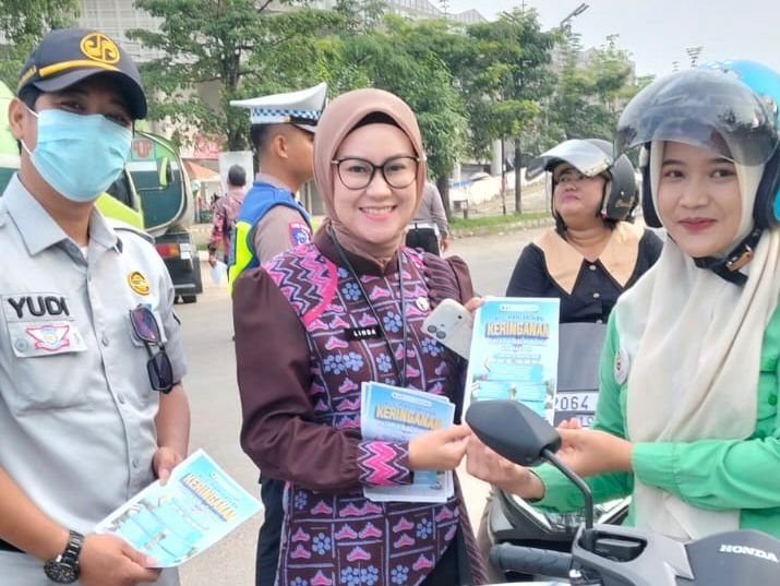 Operasi Gabungan di Tulang Bawang Barat, Tim Samsat Sosialisasikan Program Keringanan Pajak Kendaraan 2026 Operasi Gabungan di Tulang Bawang Barat, Tim Samsat Sosialisasikan Program Keringanan Pajak Kendaraan 2026