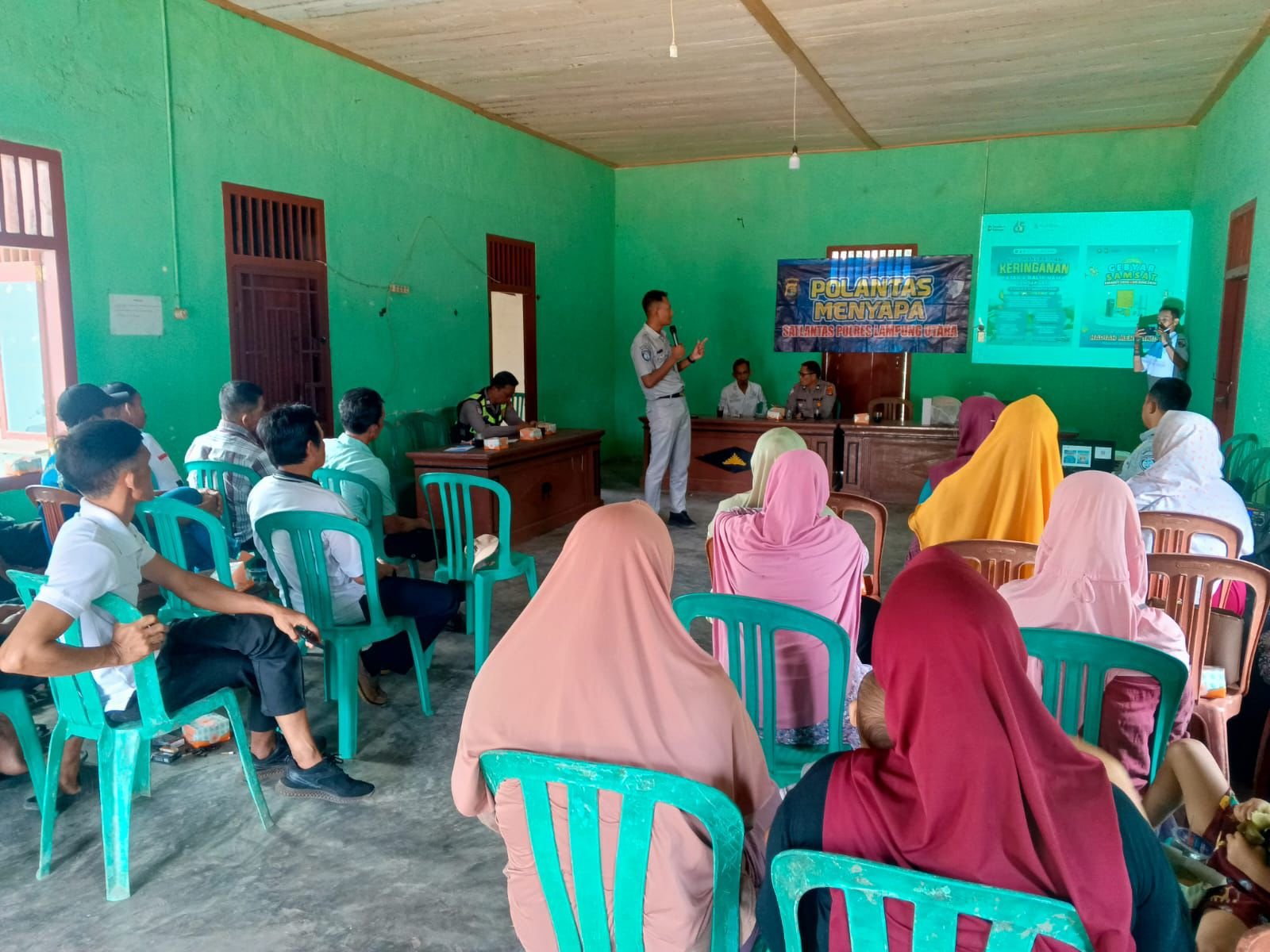 Jasa Raharja dan Satlantas Polres Lampung Utara Edukasi Masyarakat tentang Keselamatan Berlalu Lintas dan Kewajiban Kendaraan Bermotor Jasa Raharja dan Satlantas Polres Lampung Utara Edukasi Masyarakat tentang Keselamatan Berlalu Lintas dan Kewajiban Kendaraan Bermotor