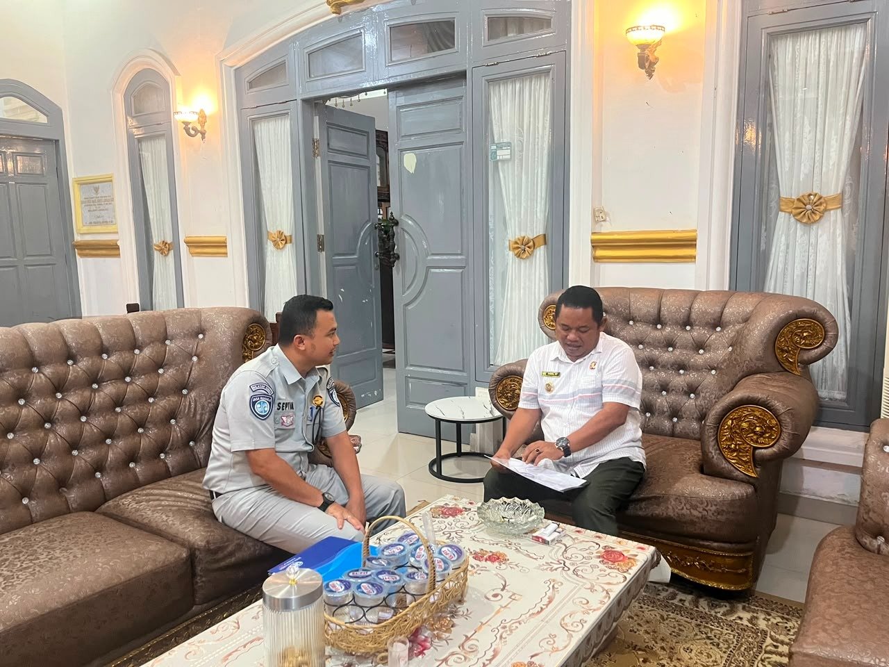 Jasa Raharja Rantauprapat Audiensi dengan Wakil Bupati Labuhanbatu Bahas Peningkatan Kepatuhan Pembayaran Pajak Kendaraan Bermotor Jasa Raharja Rantauprapat Audiensi dengan Wakil Bupati Labuhanbatu Bahas Peningkatan Kepatuhan Pembayaran Pajak Kendaraan Bermotor