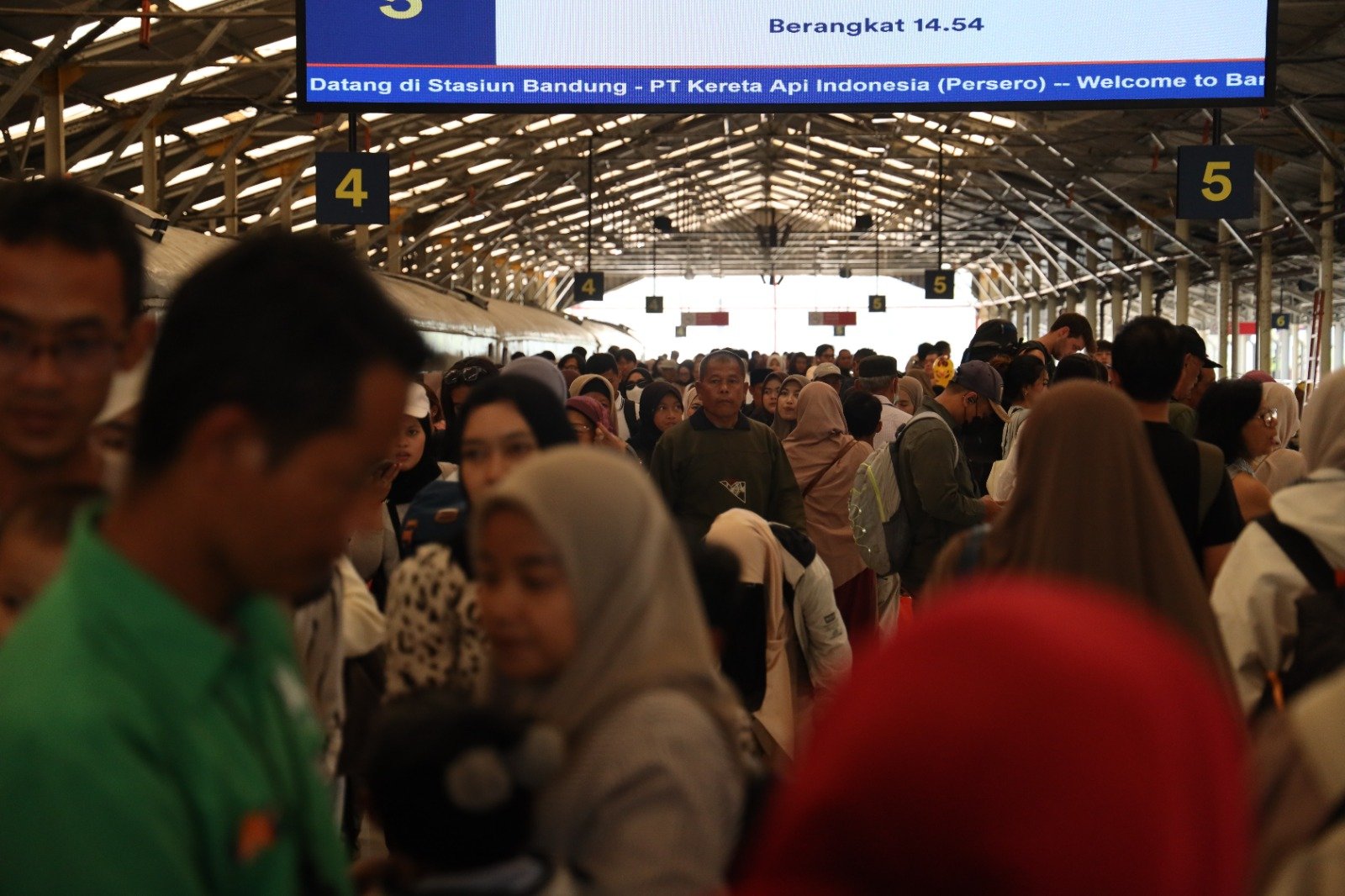 Puluhan Ribu Pelanggan Manfaatkan Diskon Tiket Kereta Daop 2 Bandung