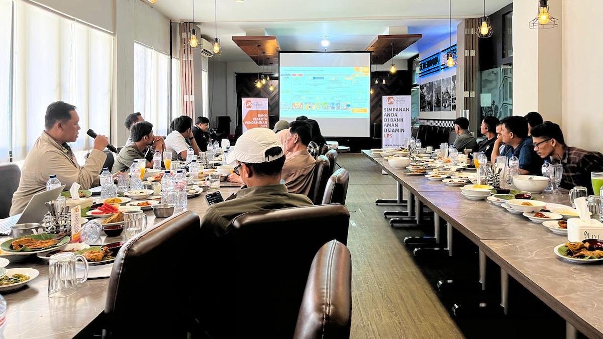 Pasca Penutupan BPR Pembangunan Nagari, LPS Bayarkan Klaim Nasabah Rp14 Miliar Pasca Penutupan BPR Pembangunan Nagari, LPS Bayarkan Klaim Nasabah Rp14 Miliar