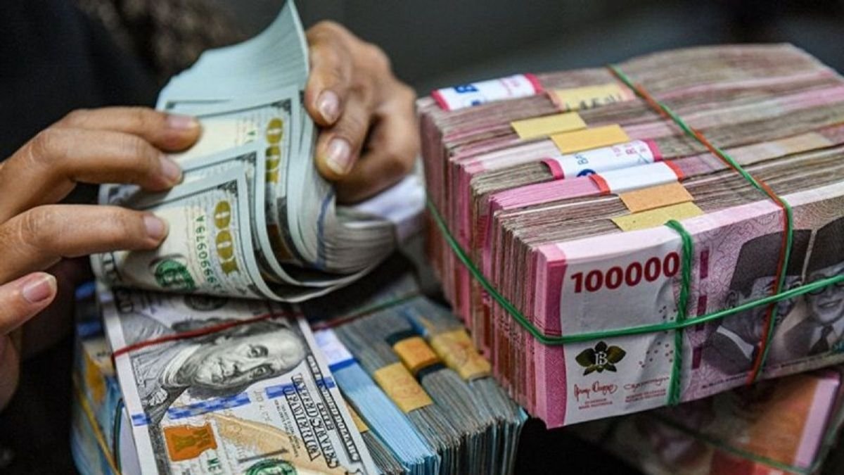 Rupiah Melemah ke Rp17.859 per Dolar AS pada Perdagangan Selasa Pagi