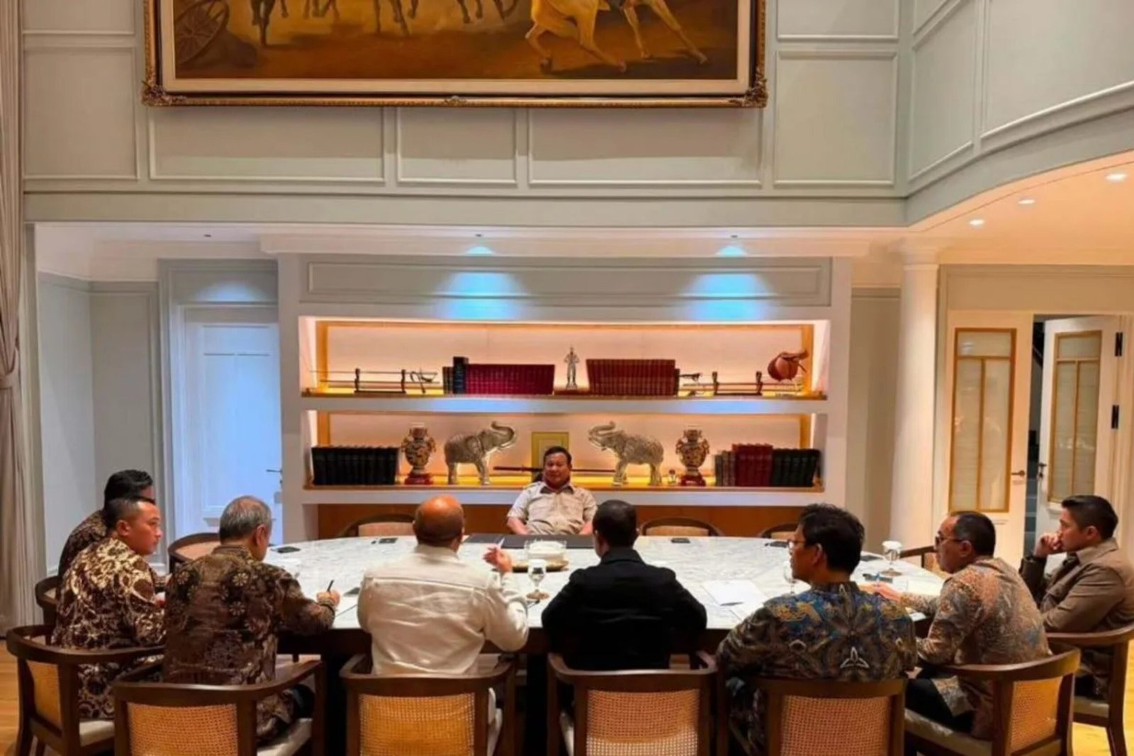 Prabowo Bahas Lonjakan Minat Investasi Asing ke Indonesia Bersama Sejumlah Menteri