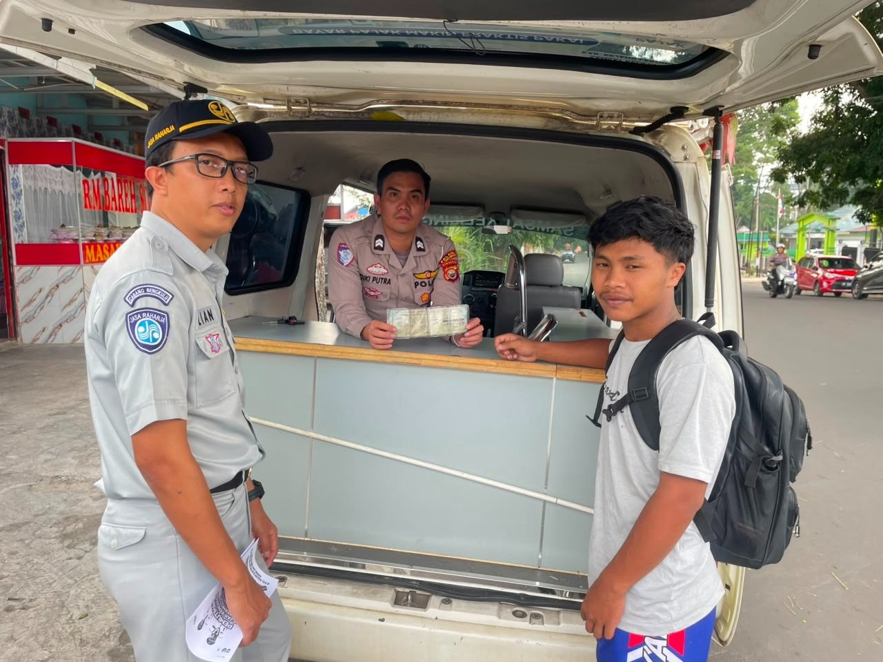 Jasa Raharja Bersama Tim Pembina Samsat Rejang Lebong Gencarkan Sosialisasi Kepatuhan Pajak Kendaraan Bermotor Jasa Raharja Bersama Tim Pembina Samsat Rejang Lebong Gencarkan Sosialisasi Kepatuhan Pajak Kendaraan Bermotor