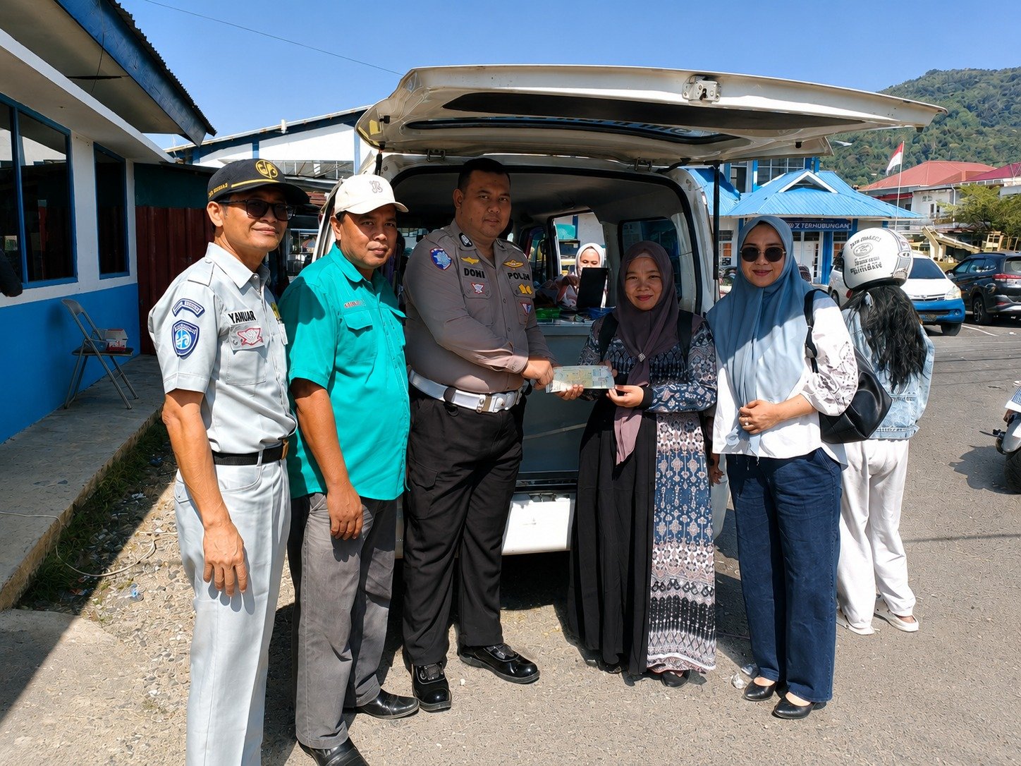 Tim Pembina Samsat Lebong Gencarkan Sosialisasi Kepatuhan Pajak dan Program Pemutihan Kendaraan Bermotor Tim Pembina Samsat Lebong Gencarkan Sosialisasi Kepatuhan Pajak dan Program Pemutihan Kendaraan Bermotor