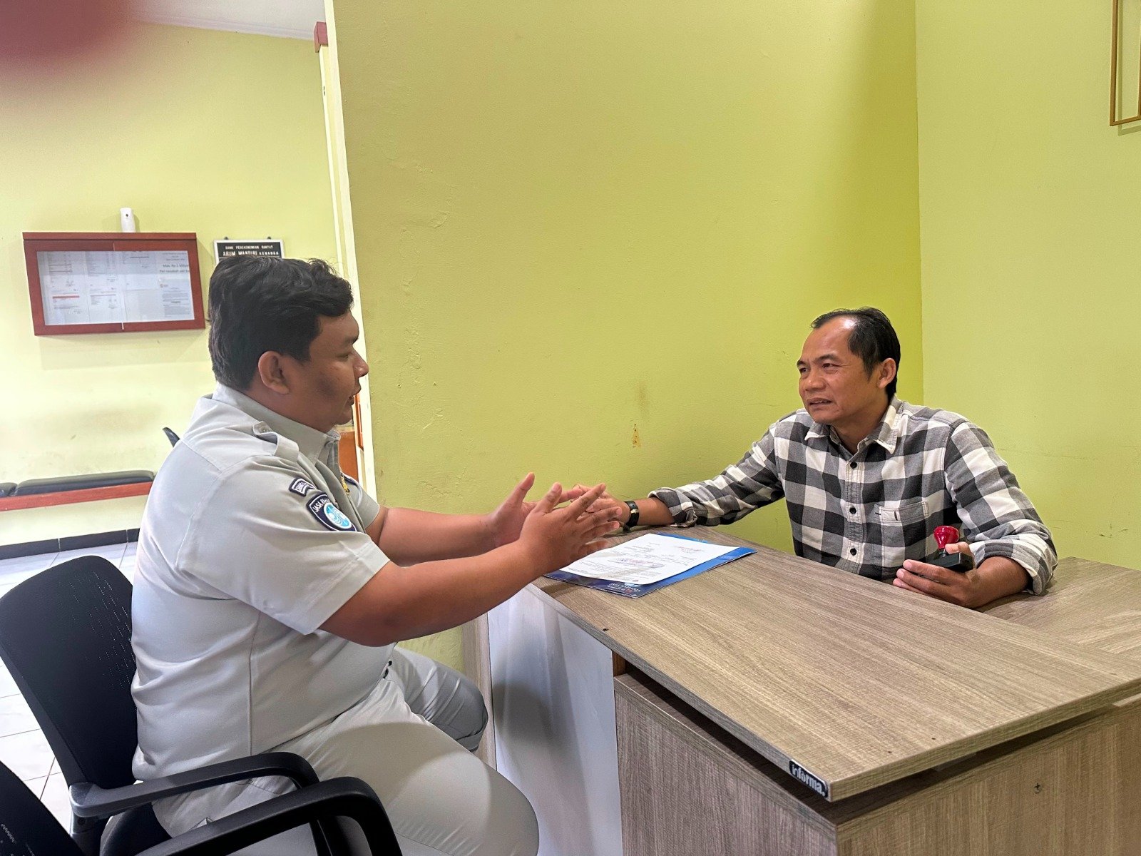 Jasa Raharja Perkuat SIGAP Instansi, Dorong Kepatuhan PKB dan SWDKLLJ di BPR Arum Mandiri Melati Jasa Raharja Perkuat SIGAP Instansi, Dorong Kepatuhan PKB dan SWDKLLJ di BPR Arum Mandiri Melati