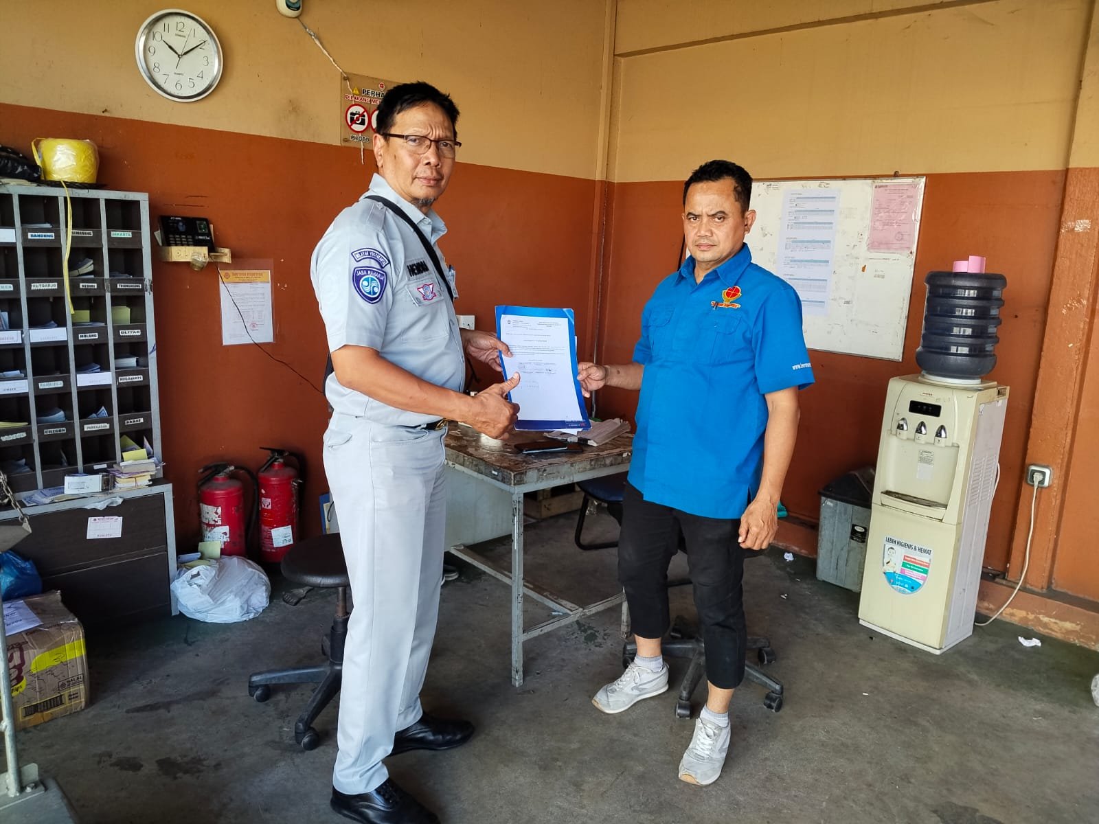 Tertib Administrasi Kendaraan Jadi Prioritas, Jasa Raharja Lakukan Pendataan dan Pembinaan melalui SIGAP Instansi di PT Herona Ekspres Tertib Administrasi Kendaraan Jadi Prioritas, Jasa Raharja Lakukan Pendataan dan Pembinaan melalui SIGAP Instansi di PT Herona Ekspres