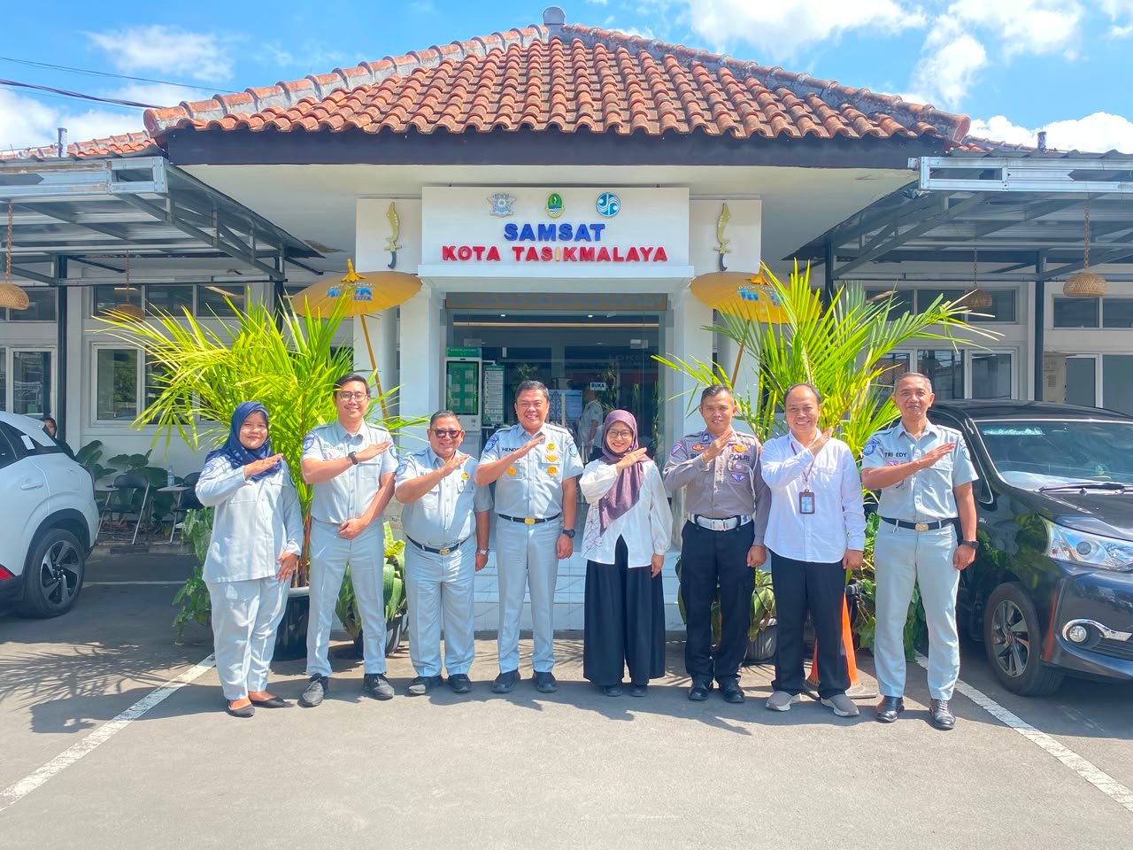 Sambut Kunjungan Kerja Kepala Kantor Wilayah Cabang Utama Jawa Barat, Perkuat Sinergi dan Peningkatan Pelayanan kepada Masyarakat Sambut Kunjungan Kerja Kepala Kantor Wilayah Cabang Utama Jawa Barat, Perkuat Sinergi dan Peningkatan Pelayanan kepada Masyarakat