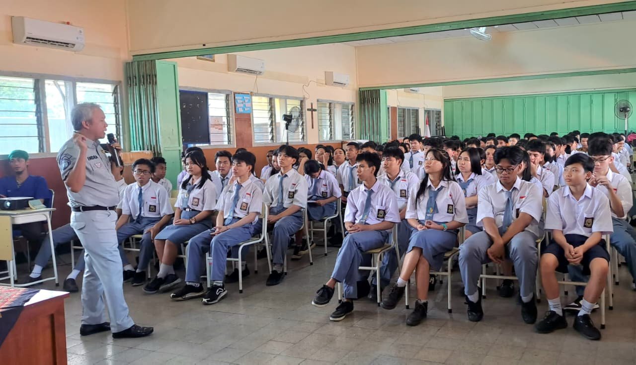 Jasa Raharja Cabang Surabaya Dorong Budaya Tanggap Darurat melalui Pelatihan PPGD di SMA YBPK 1 Surabaya Jasa Raharja Cabang Surabaya Dorong Budaya Tanggap Darurat melalui Pelatihan PPGD di SMA YBPK 1 Surabaya