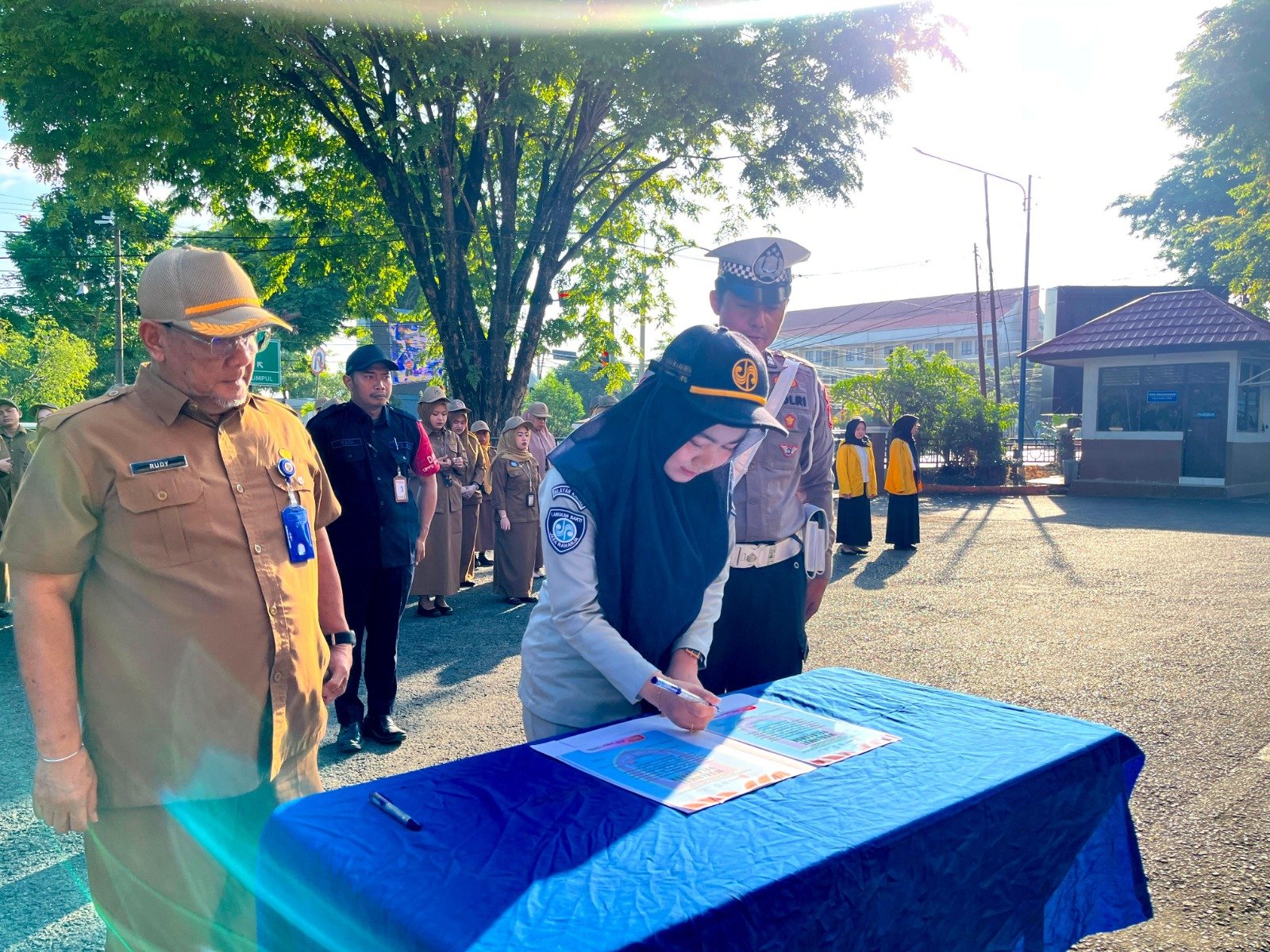Perkuat Sinergi Pelayanan, Tim Pembina Samsat Banjarbaru Tetapkan Maklumat Bersama Perkuat Sinergi Pelayanan, Tim Pembina Samsat Banjarbaru Tetapkan Maklumat Bersama