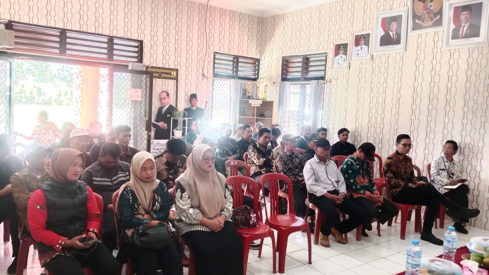 PJ Samsat Liwa Bersama Tim Pembina Samsat Intensifkan Sosialisasi Program Keringanan PKB di Batu Ketulis PJ Samsat Liwa Bersama Tim Pembina Samsat Intensifkan Sosialisasi Program Keringanan PKB di Batu Ketulis