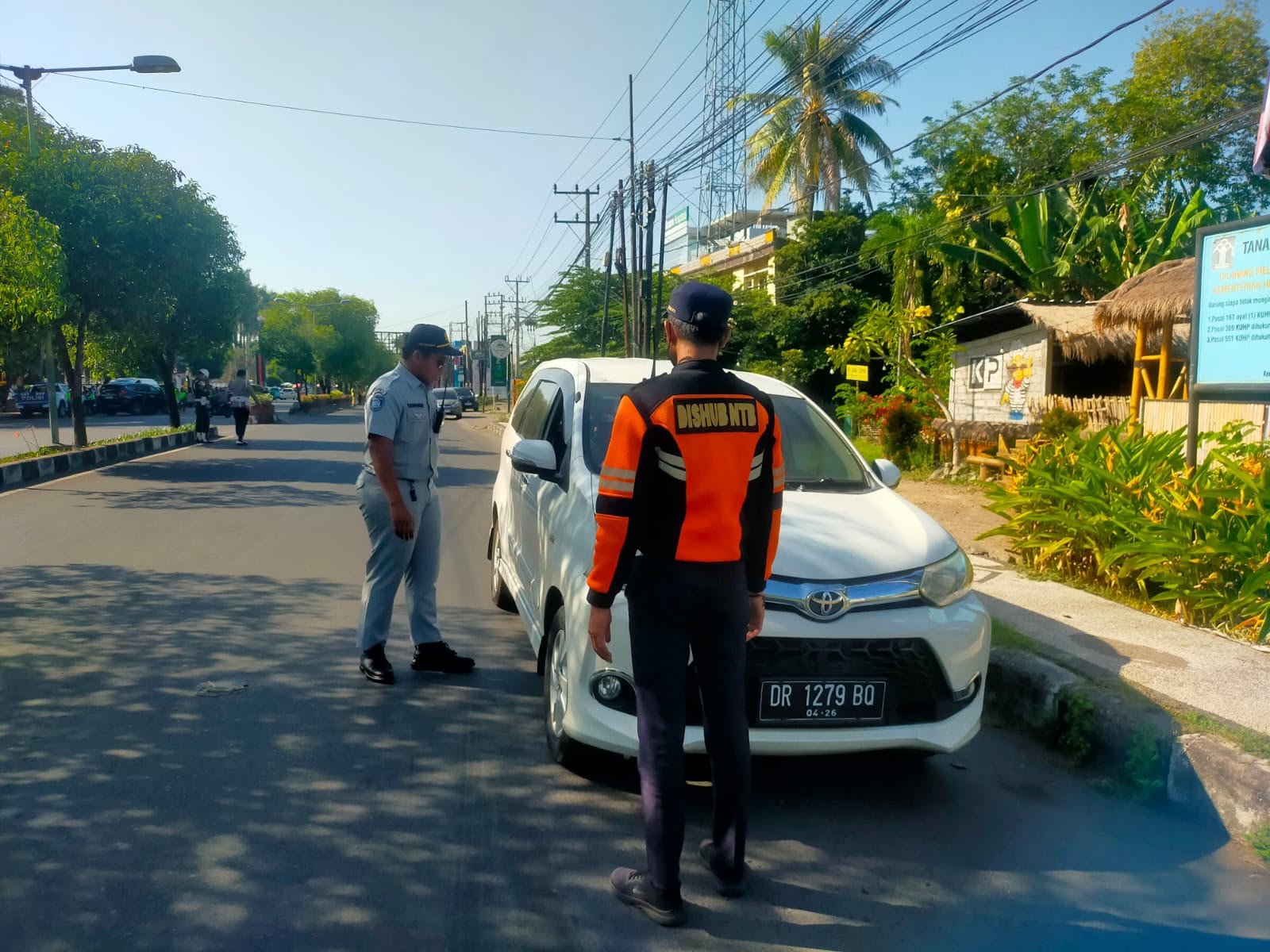 Sinergi Keselamatan Berlalu Lintas, Jasa Raharja NTB Bersama Mitra Laksanakan Operasi Gabungan Sinergi Keselamatan Berlalu Lintas, Jasa Raharja NTB Bersama Mitra Laksanakan Operasi Gabungan