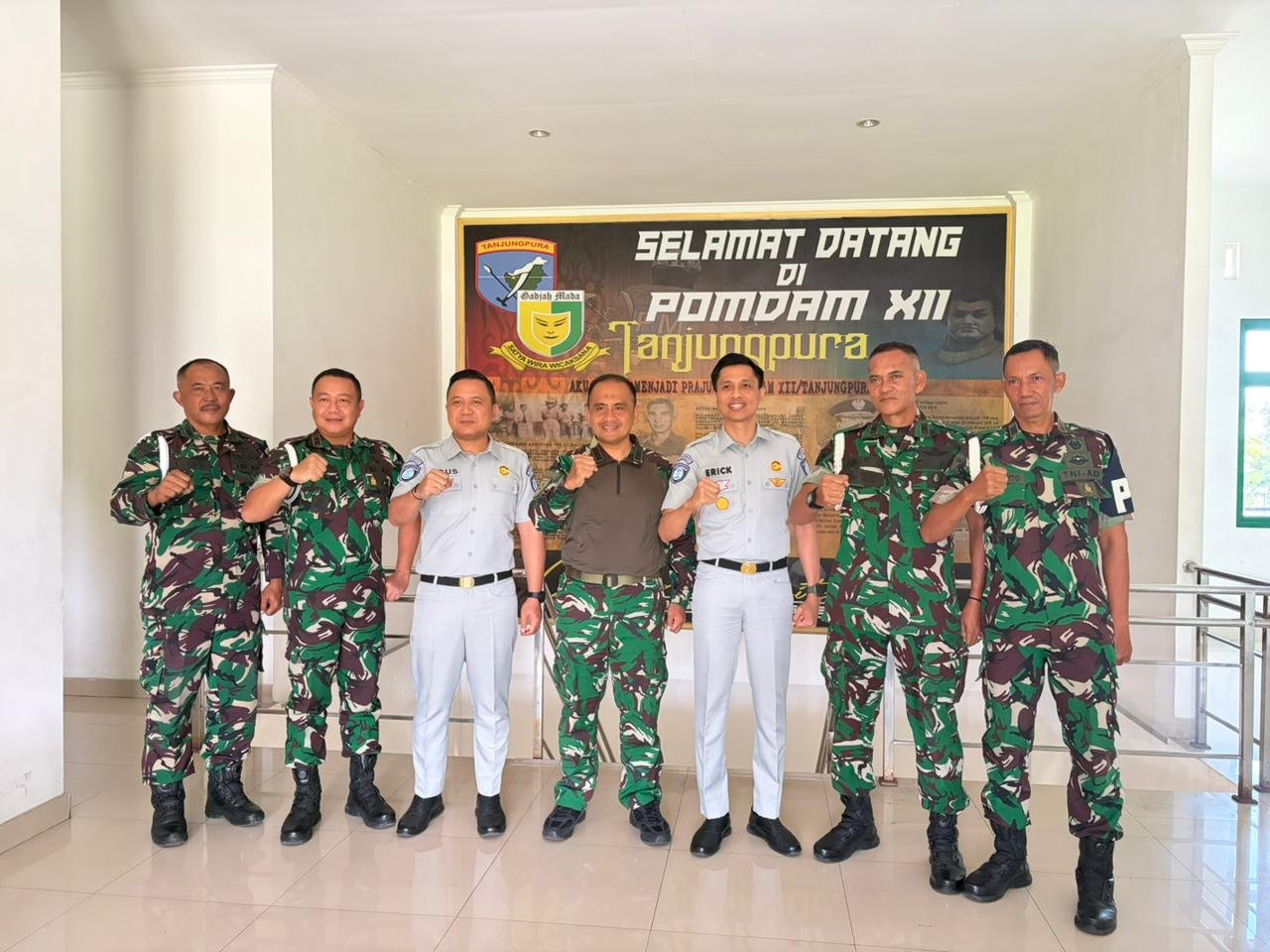 Jalin Silaturahmi Jasa Raharja Kalbar dan Pomdam XII/Tanjungpura Perkuat Budaya Tertib Berlalu Lintas Jalin Silaturahmi Jasa Raharja Kalbar dan Pomdam XII/Tanjungpura Perkuat Budaya Tertib Berlalu Lintas