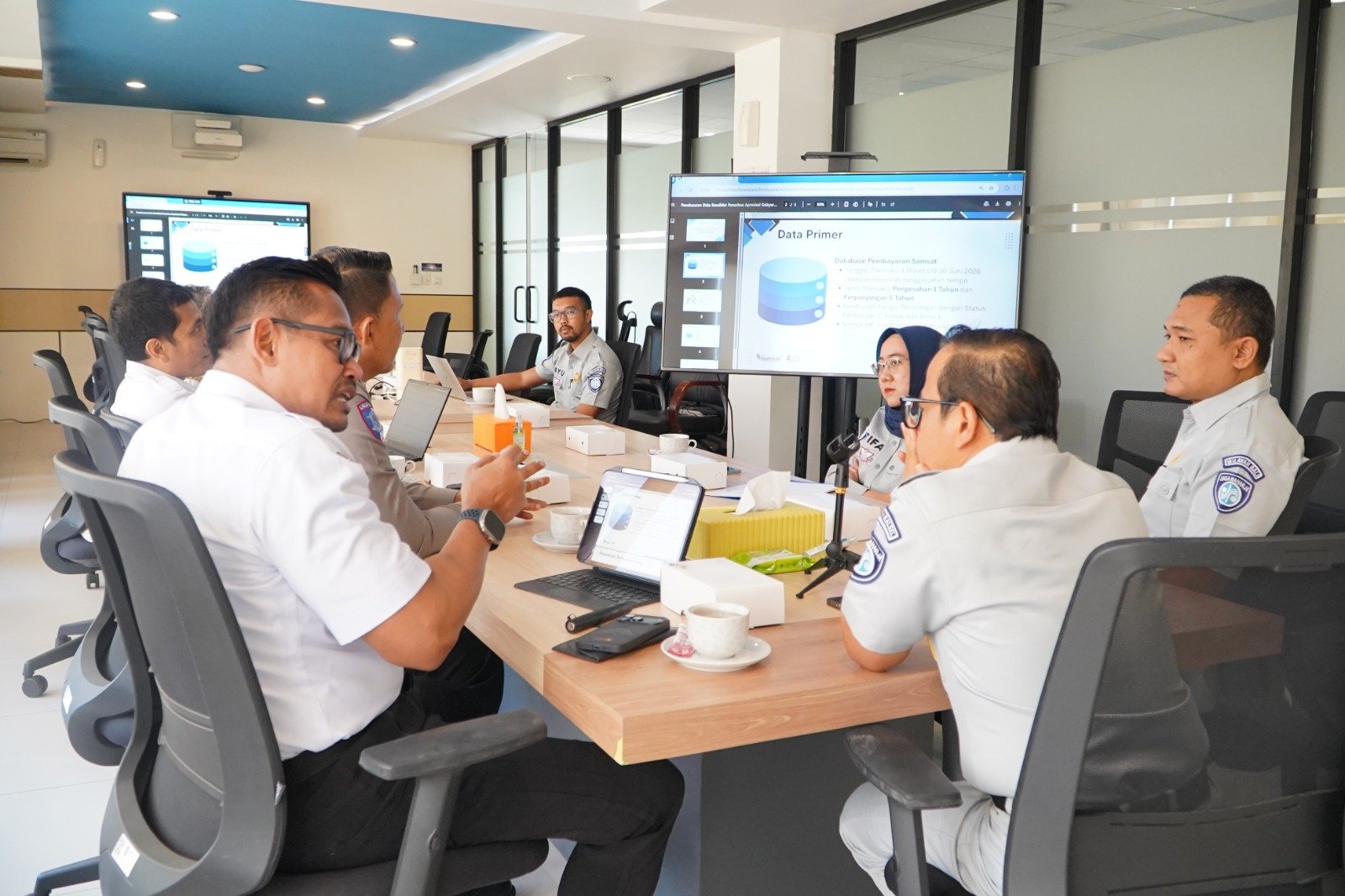 Tim Pembina Samsat Provinsi Bali Sepakati Mekanisme Pemberian Apresiasi Gebyar Samsat 2026 Tim Pembina Samsat Provinsi Bali Sepakati Mekanisme Pemberian Apresiasi Gebyar Samsat 2026