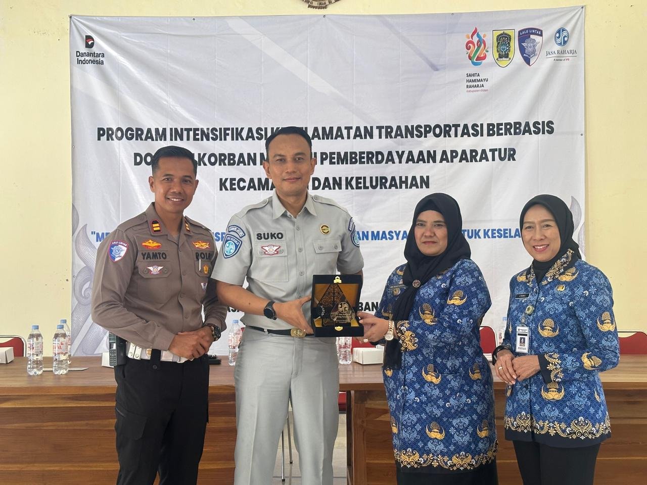 Jasa Raharja Cabang Surakarta Gelar Kampanye Keselamatan di Kecamatan Wonosari: Menekan Angka Kecelakaan Lalu Lintas Bukan Sekedar Harapan Jasa Raharja Cabang Surakarta Gelar Kampanye Keselamatan di Kecamatan Wonosari: Menekan Angka Kecelakaan Lalu Lintas Bukan Sekedar Harapan