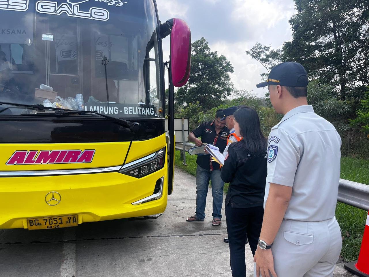 Ramp Check Bus Pariwisata di Tol Kota Baru, Jasa Raharja Perkuat Pengawasan Keselamatan Selama Libur Sekolah Ramp Check Bus Pariwisata di Tol Kota Baru, Jasa Raharja Perkuat Pengawasan Keselamatan Selama Libur Sekolah