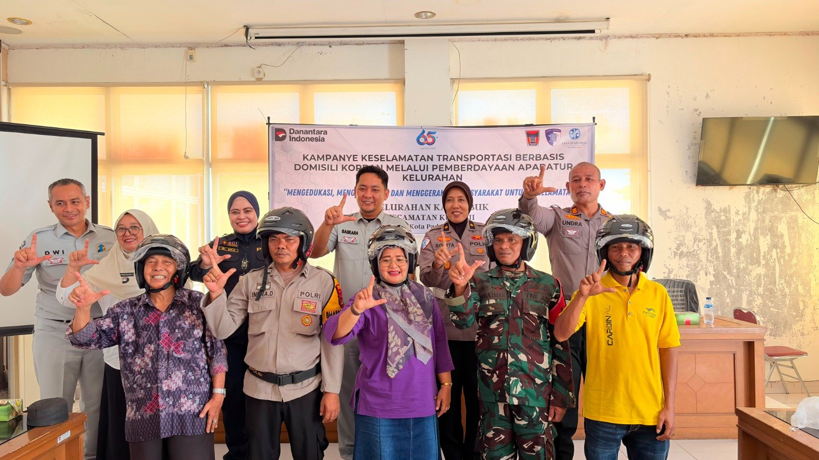 Jasa Raharja Sumbar Edukasi Keselamatan Berlalu Lintas dan PPGD kepada Aparatur Kelurahan di Kecamatan Kuranji Jasa Raharja Sumbar Edukasi Keselamatan Berlalu Lintas dan PPGD kepada Aparatur Kelurahan di Kecamatan Kuranji
