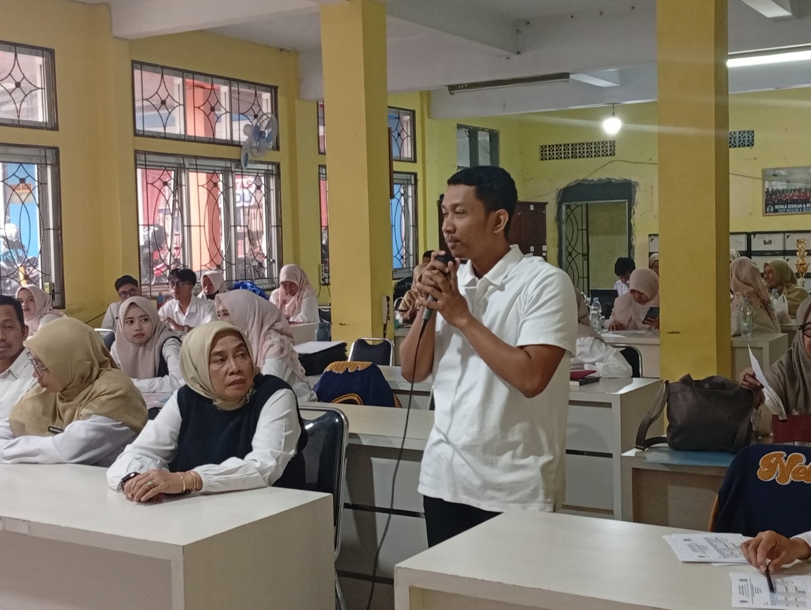 Jasa Raharja Cabang Tasikmalaya Sosialisasikan Keselamatan Berlalu Lintas pada Kegiatan MPLS di SMP Negeri 5 Kota Tasikmalaya Jasa Raharja Cabang Tasikmalaya Sosialisasikan Keselamatan Berlalu Lintas pada Kegiatan MPLS di SMP Negeri 5 Kota Tasikmalaya