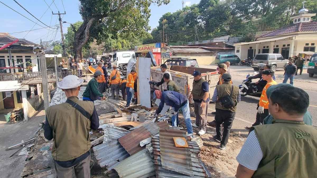 Pemkab Cianjur Tertibkan Bangunan Liar yang Diduga Jadi Lokasi Pesta Miras Pemkab Cianjur Tertibkan Bangunan Liar yang Diduga Jadi Lokasi Pesta Miras