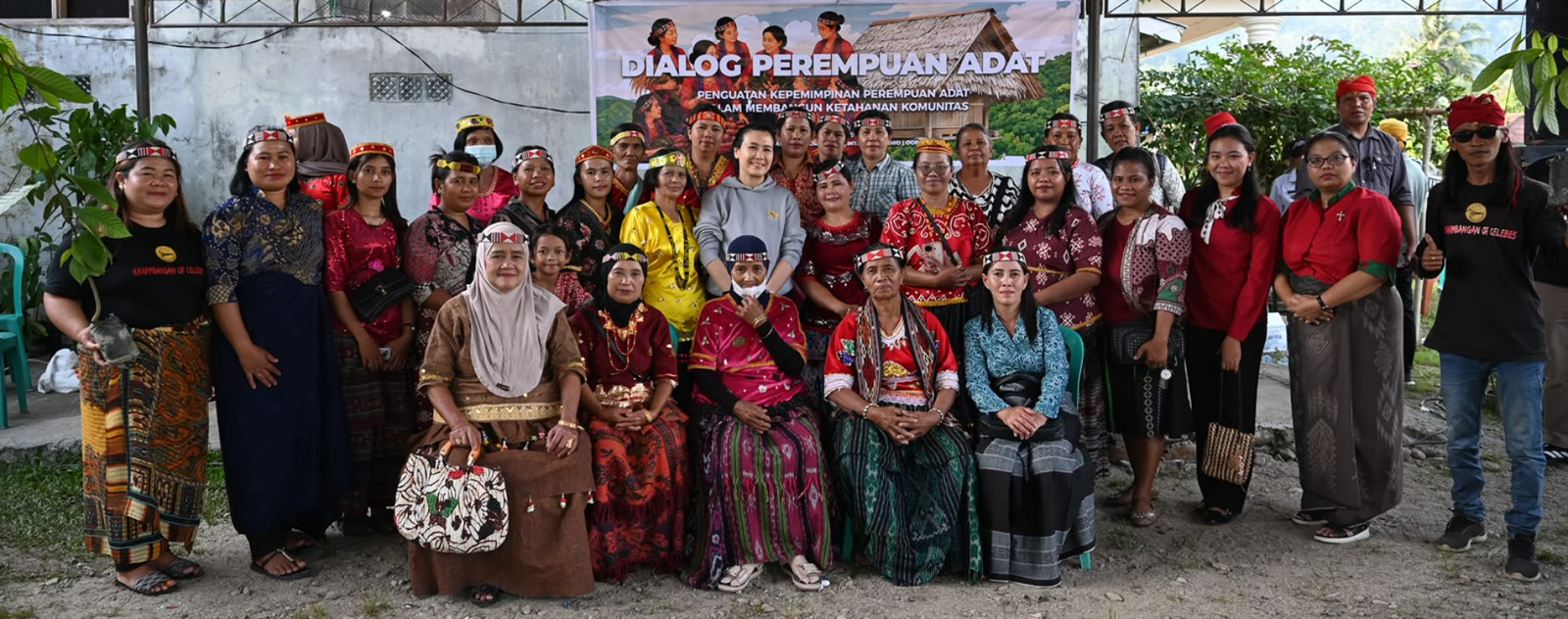 Veronica Tan Dorong Pemberdayaan Perempuan untuk Wujudkan Keluarga dan Desa yang Tangguh Veronica Tan Dorong Pemberdayaan Perempuan untuk Wujudkan Keluarga dan Desa yang Tangguh