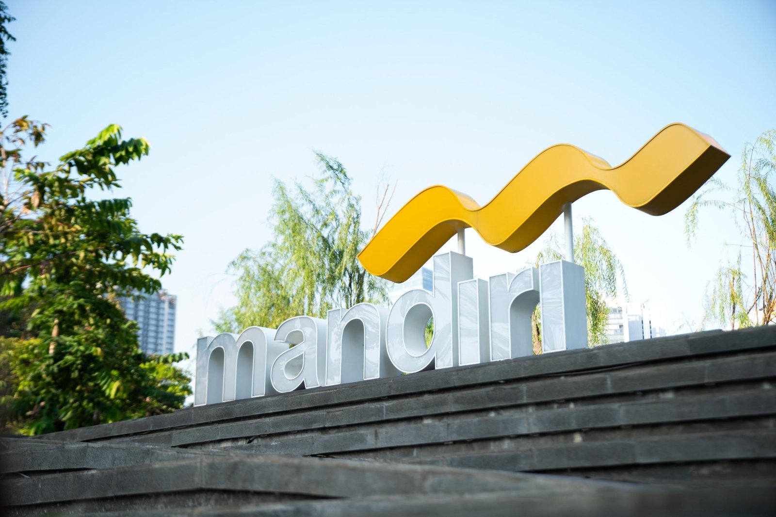 Bank Mandiri Salurkan KUR Rp17,77 Triliun hingga Mei 2026 untuk 135 Ribu UMKM Bank Mandiri Salurkan KUR Rp17,77 Triliun hingga Mei 2026 untuk 135 Ribu UMKM