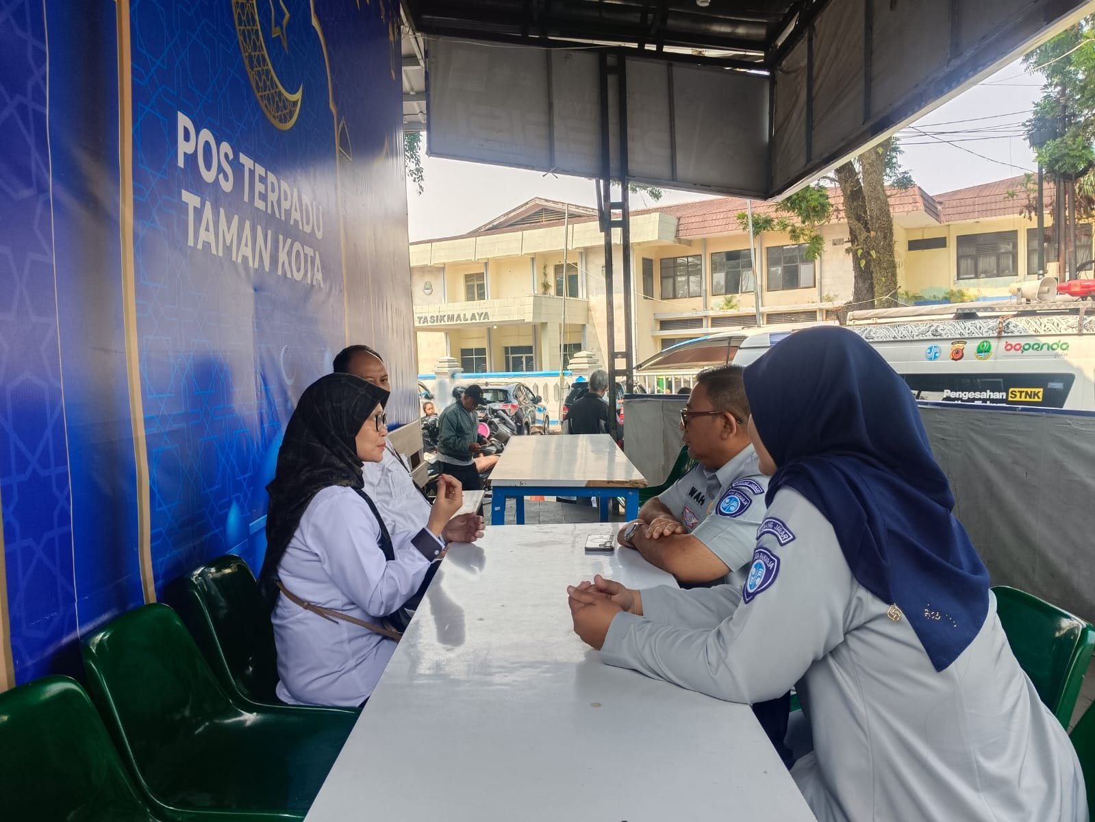 Tingkatkan Kepatuhan Masyarakat dan Ketaatan Pembayaran Pajak, Tim Pembina Samsat Kota Tasikmalaya Gelar Operasi Gabungan di Taman Kota