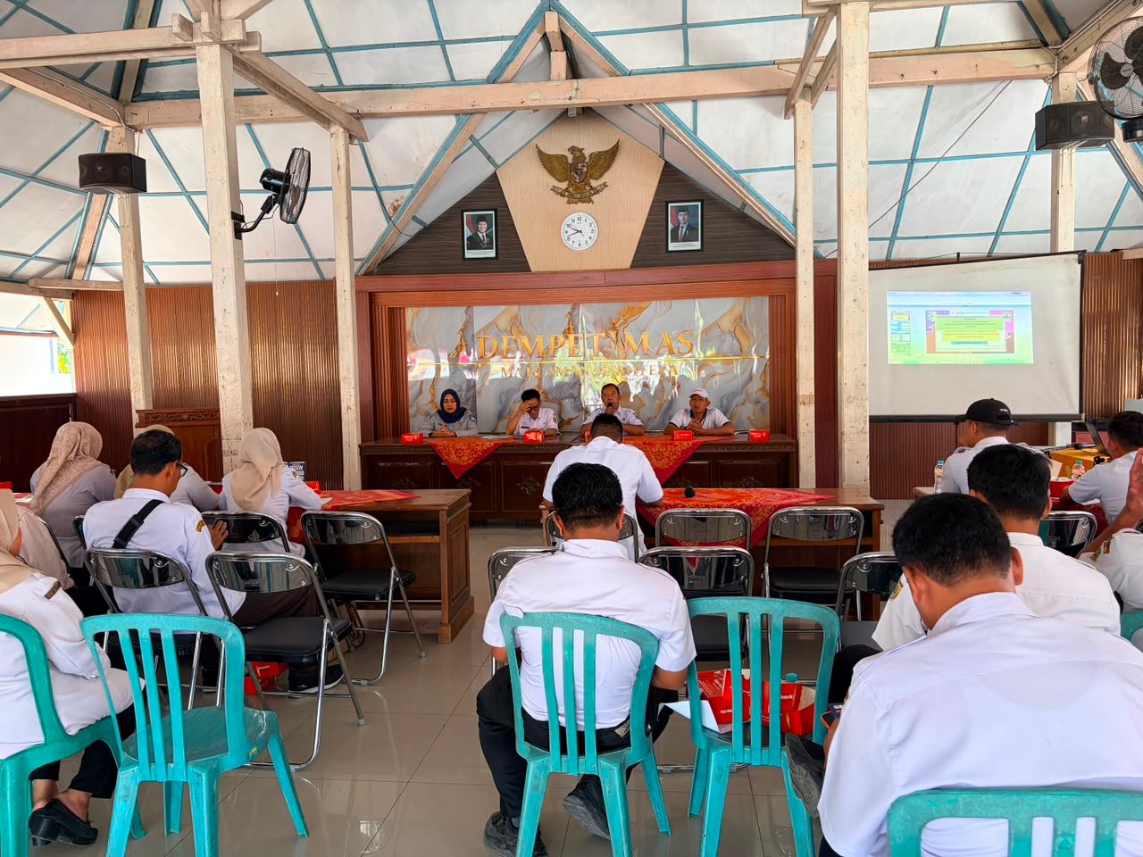 Tim Pembina Samsat Demak Gelar Sosialisasi Sengkuyung Mobile di Kecamatan Dempet Tim Pembina Samsat Demak Gelar Sosialisasi Sengkuyung Mobile di Kecamatan Dempet
