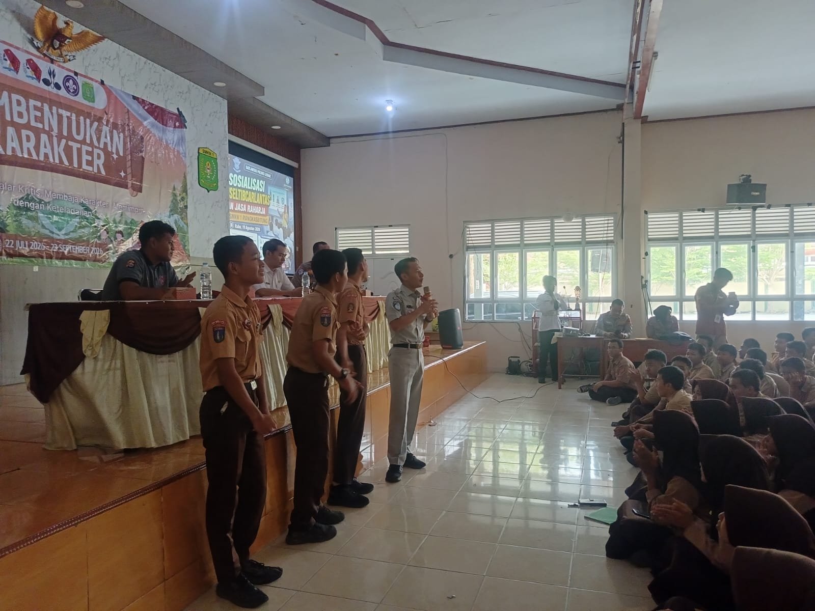 Pelajar Jadi Agen Informasi, Jasa Raharja Sosialisasikan Diskon Pajak Kendaraan Bermotor dalam Edukasi Tertib Berlalu Lintas Pelajar Jadi Agen Informasi, Jasa Raharja Sosialisasikan Diskon Pajak Kendaraan Bermotor dalam Edukasi Tertib Berlalu Lintas