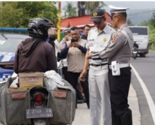 Operasi Gabungan Tim Pembina Samsat Kabupaten Pangandaran Untuk Meningkatkan Kepatuhan Wajib Pajak Dan Kesadaran Keselamatan Berlalu Lintas Operasi Gabungan Tim Pembina Samsat Kabupaten Pangandaran Untuk Meningkatkan Kepatuhan Wajib Pajak Dan Kesadaran Keselamatan Berlalu Lintas