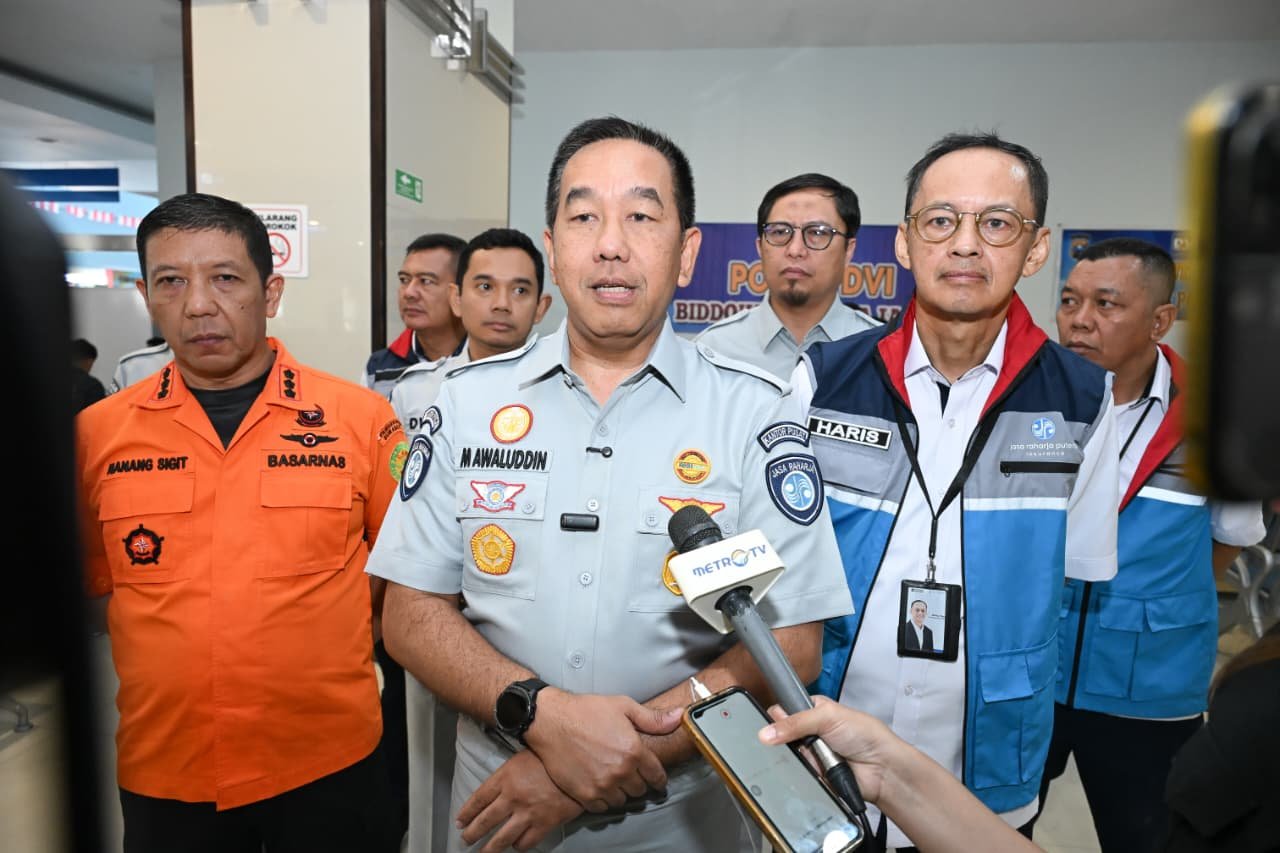 Pastikan Pelayanan Maksimal, Direksi Jasa Raharja Tinjau Korban Kebakaran KM Mutiara Sentosa II Pastikan Pelayanan Maksimal, Direksi Jasa Raharja Tinjau Korban Kebakaran KM Mutiara Sentosa II