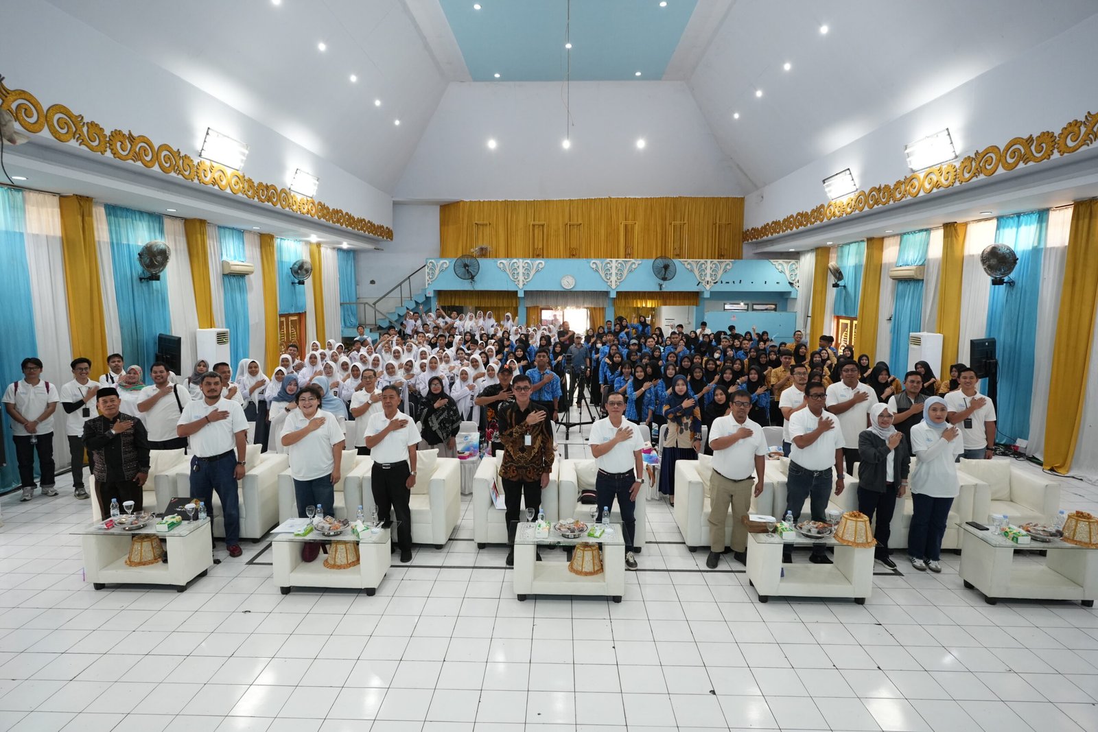 Jasaraharja Putera Perkuat Literasi Keuangan Generasi Muda melalui Edukasi, Perlindungan Asuransi, dan CSR di SMK Negeri 4 Makassar Jasaraharja Putera Perkuat Literasi Keuangan Generasi Muda melalui Edukasi, Perlindungan Asuransi, dan CSR di SMK Negeri 4 Makassar