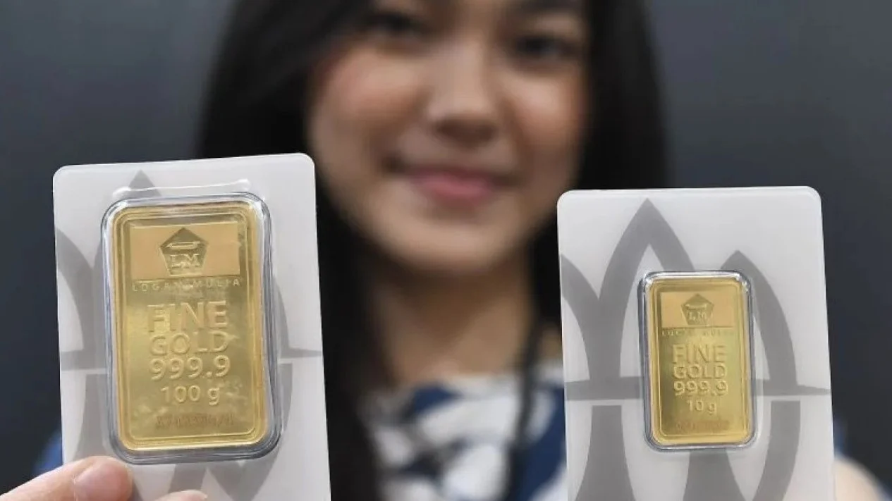 Harga Emas Antam Turun Rp27.000, Kini Rp2,723 Juta per Gram