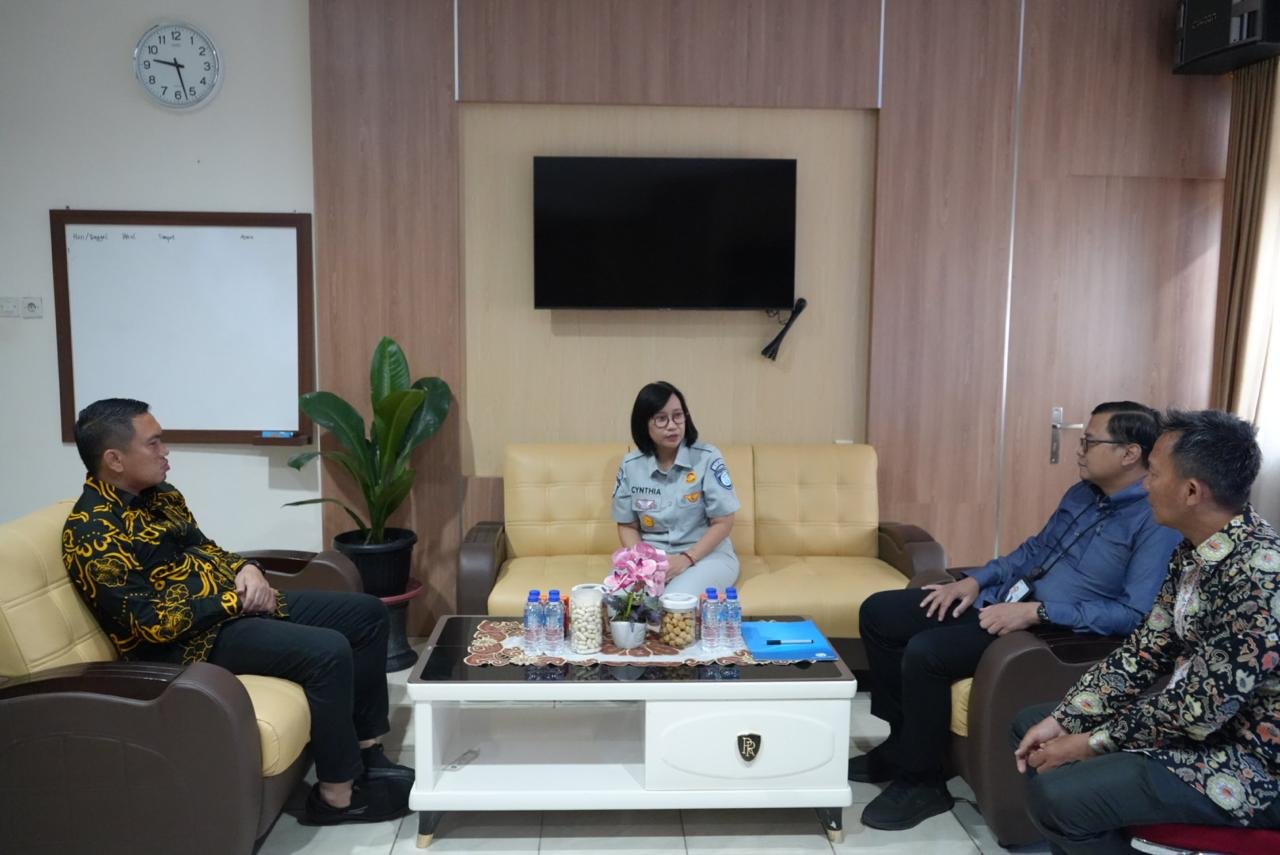 Dorong Keselamatan, PT Jasa Raharja (Persero) Kanwil Bengkulu dan Dinas Perhubungan Kota Bengkulu Berikan Bantuan Cermin Cembung Penempatan di Titik Rawan Kecelakaan