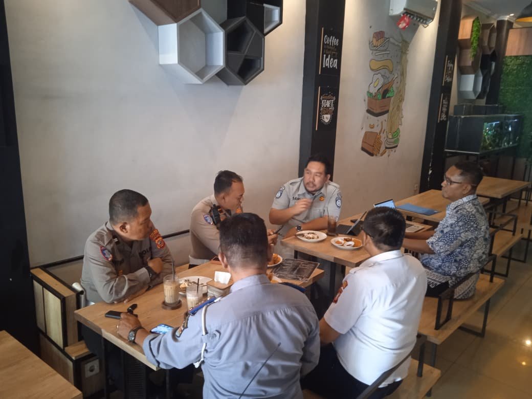 Jasa Raharja Bersama FLLAJ Purwakarta Perkuat Kolaborasi, Fokus Tekan Fatalitas Kecelakaan Lalu Lintas Jasa Raharja Bersama FLLAJ Purwakarta Perkuat Kolaborasi, Fokus Tekan Fatalitas Kecelakaan Lalu Lintas