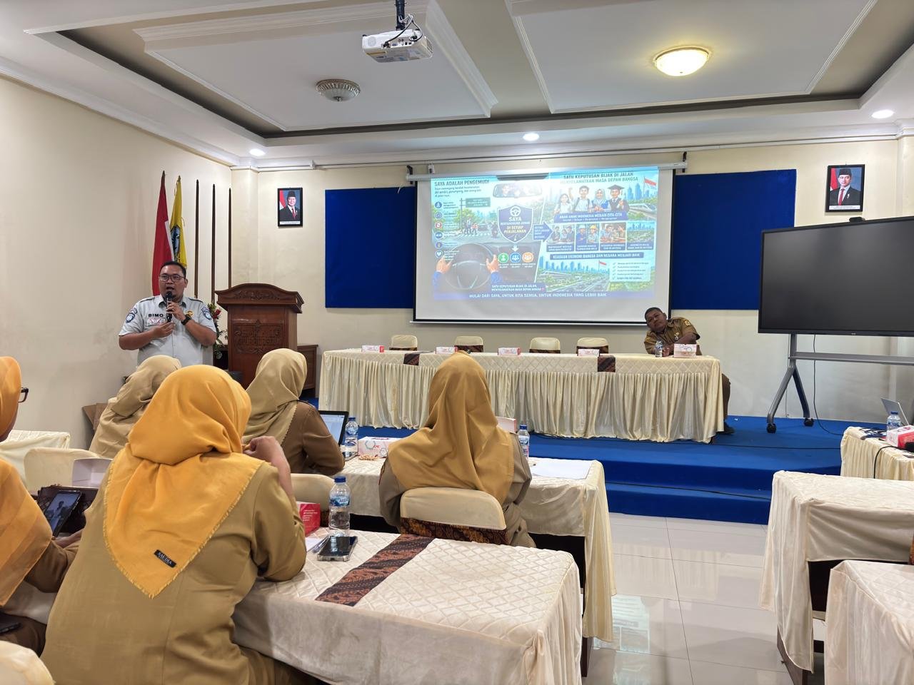 Jasa Raharja Dorong Peran Guru sebagai Penggerak Keselamatan Lalu Lintas melalui Program PPKL di SMK Negeri 1 Purwodadi Jasa Raharja Dorong Peran Guru sebagai Penggerak Keselamatan Lalu Lintas melalui Program PPKL di SMK Negeri 1 Purwodadi